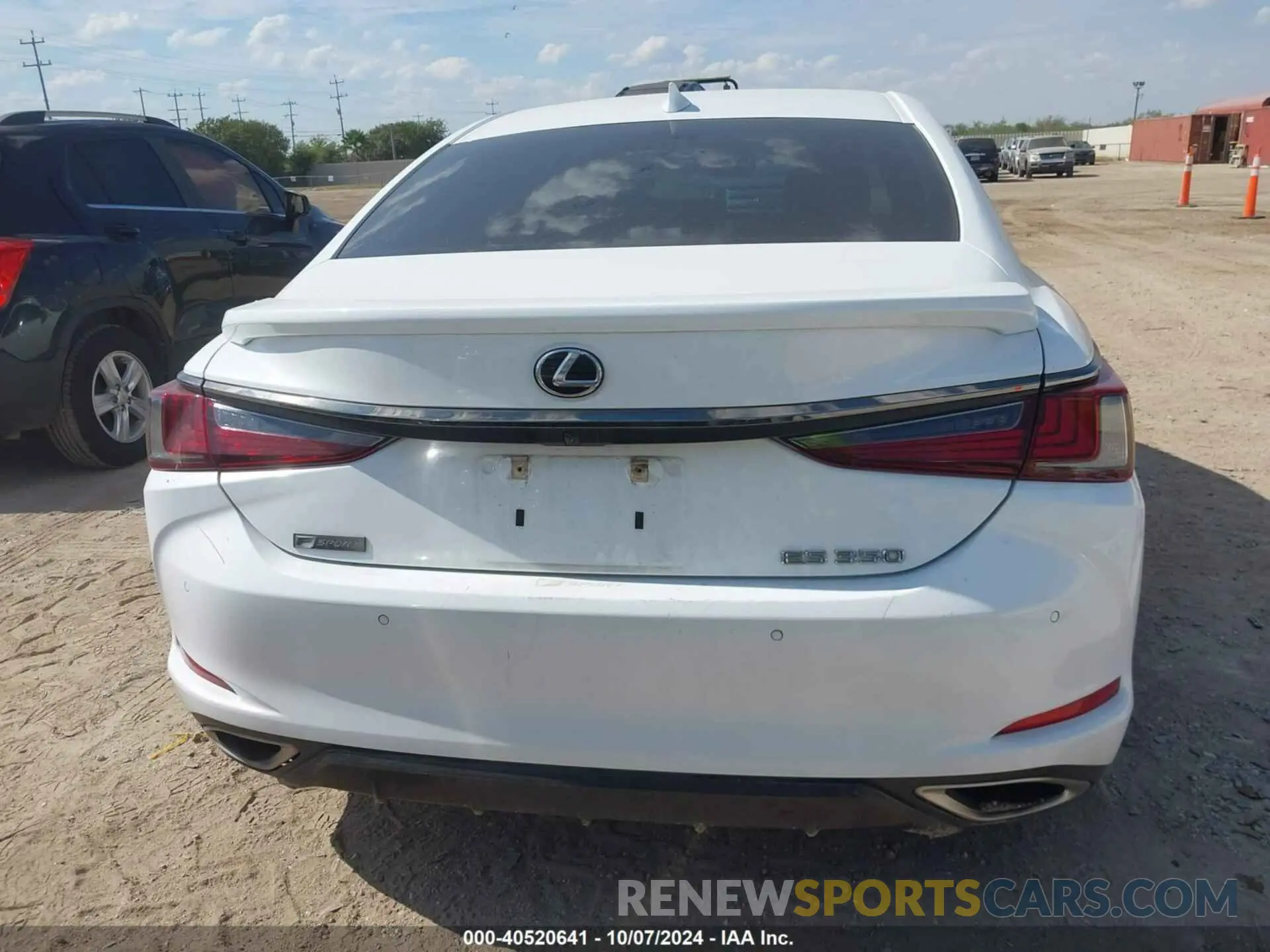 17 Photograph of a damaged car 58AGZ1B19MU084368 LEXUS ES 350 2021
