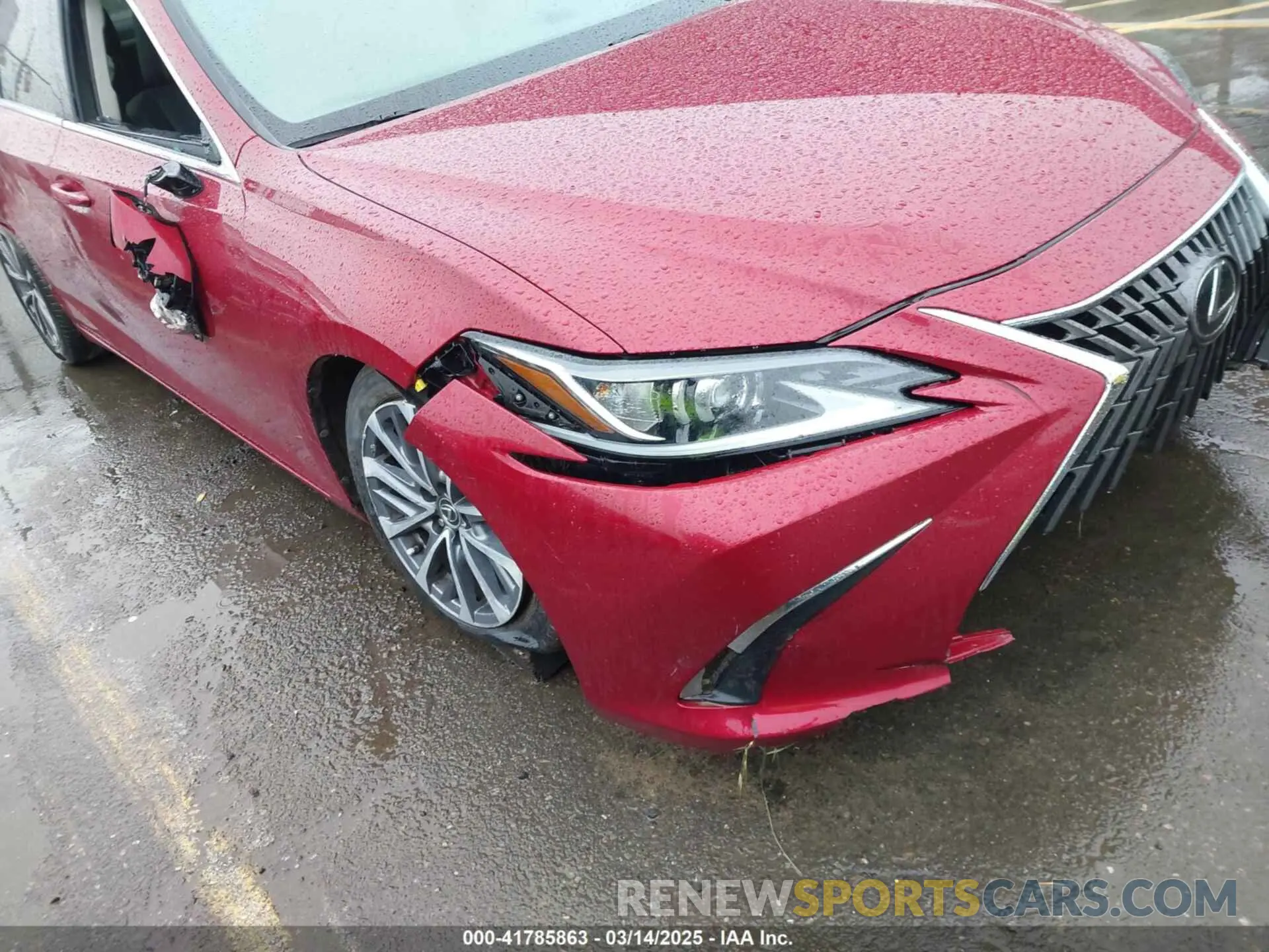 17 Photograph of a damaged car 58ACZ1B15NU119942 LEXUS ES 350 2022