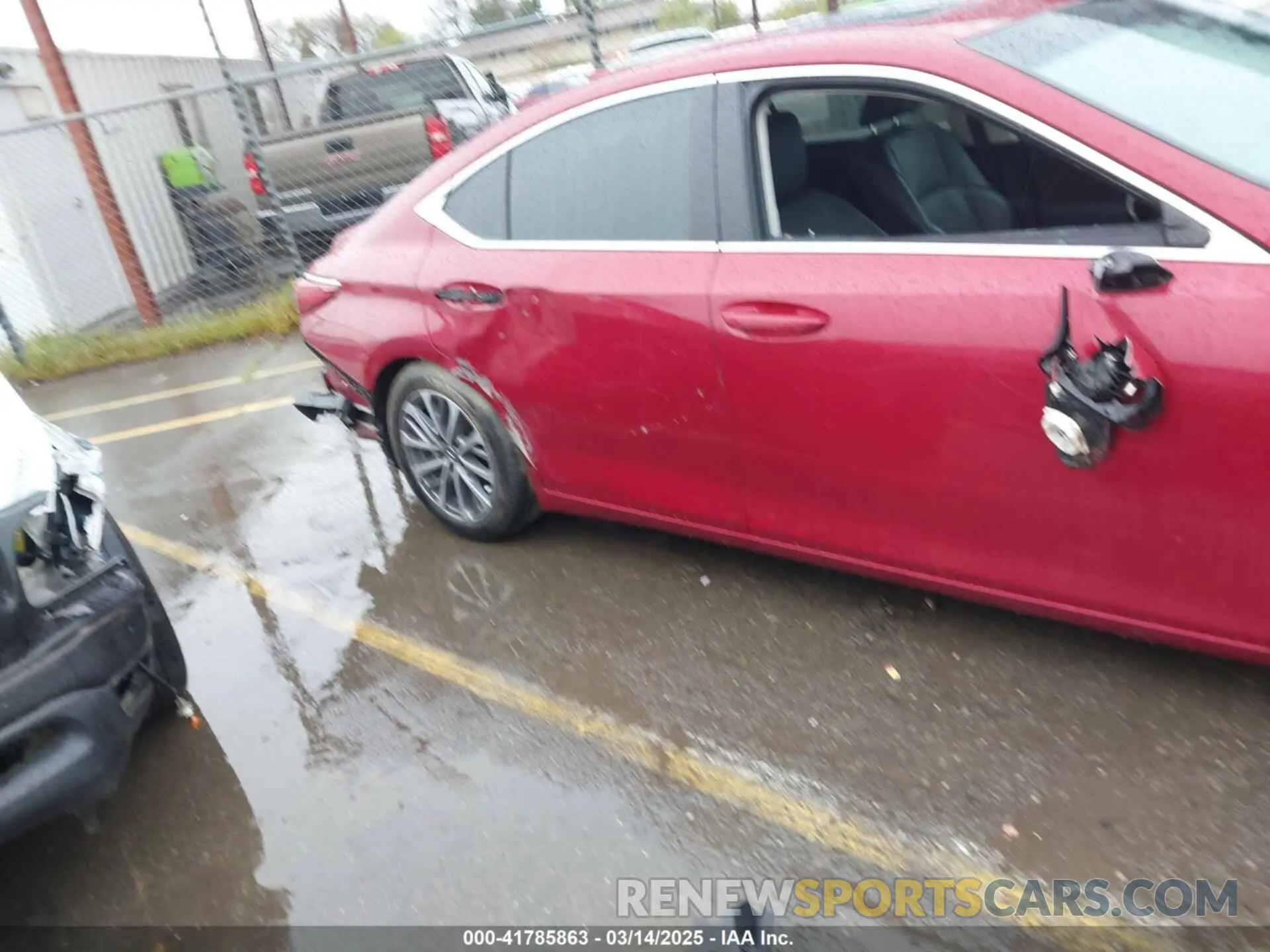 18 Photograph of a damaged car 58ACZ1B15NU119942 LEXUS ES 350 2022