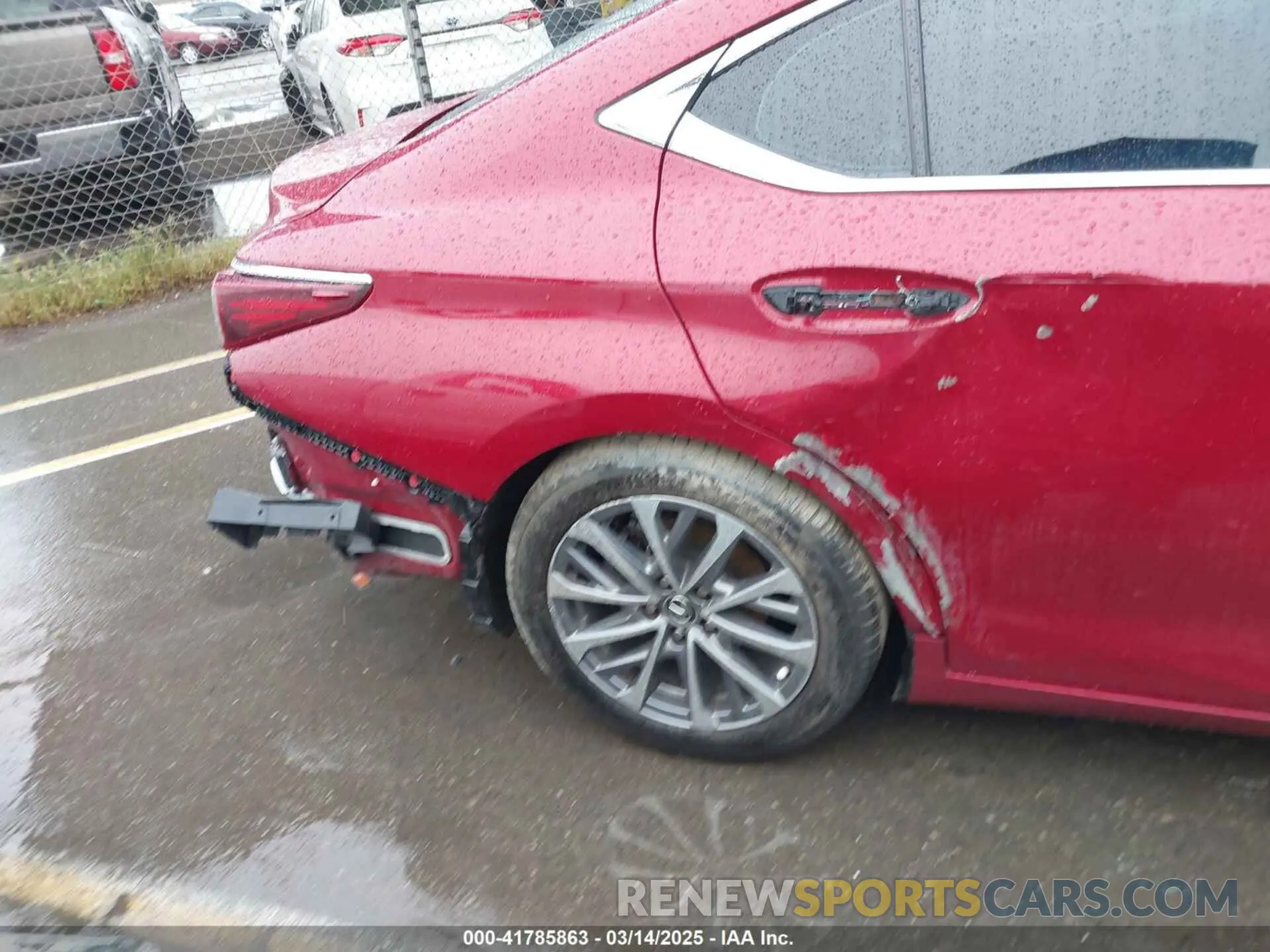 19 Photograph of a damaged car 58ACZ1B15NU119942 LEXUS ES 350 2022
