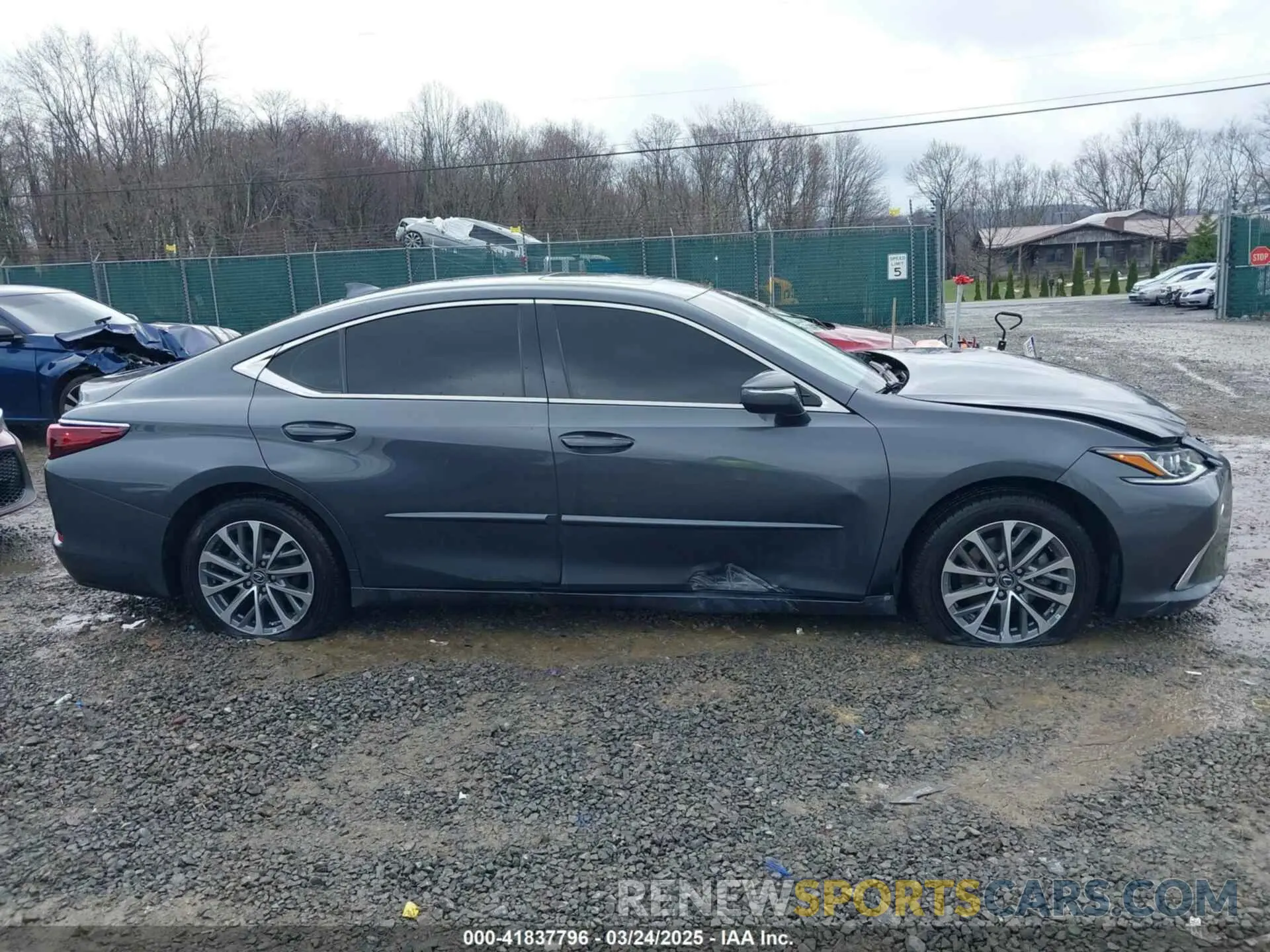 13 Photograph of a damaged car 58ACZ1B18NU133558 LEXUS ES 350 2022