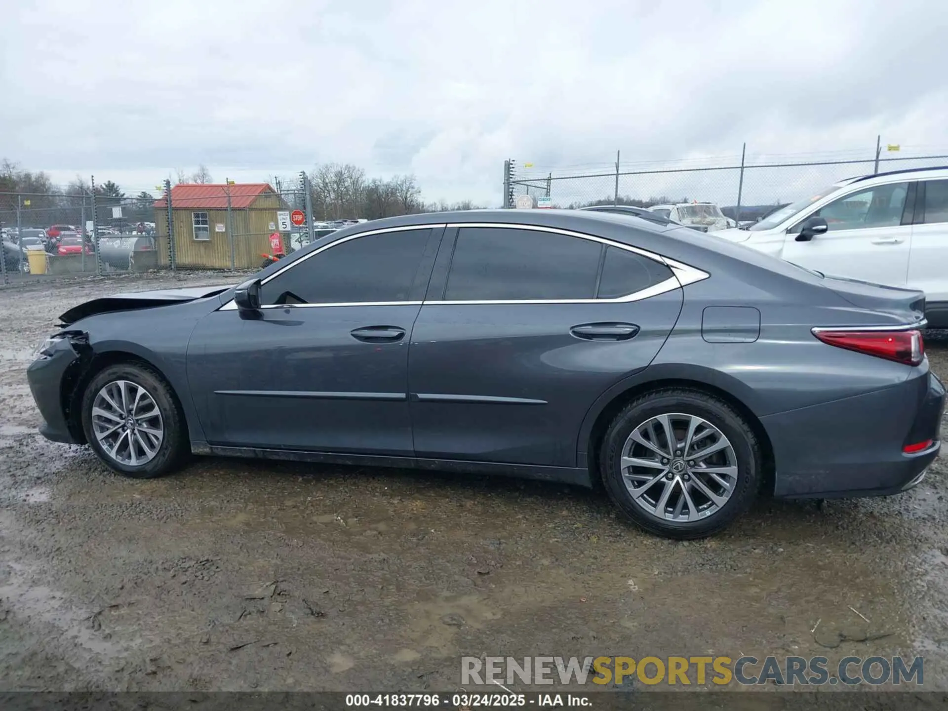 14 Photograph of a damaged car 58ACZ1B18NU133558 LEXUS ES 350 2022