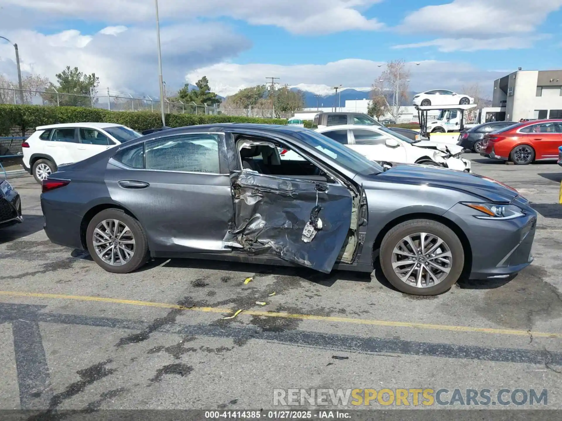 13 Photograph of a damaged car 58ACZ1B1XNU121718 LEXUS ES 350 2022