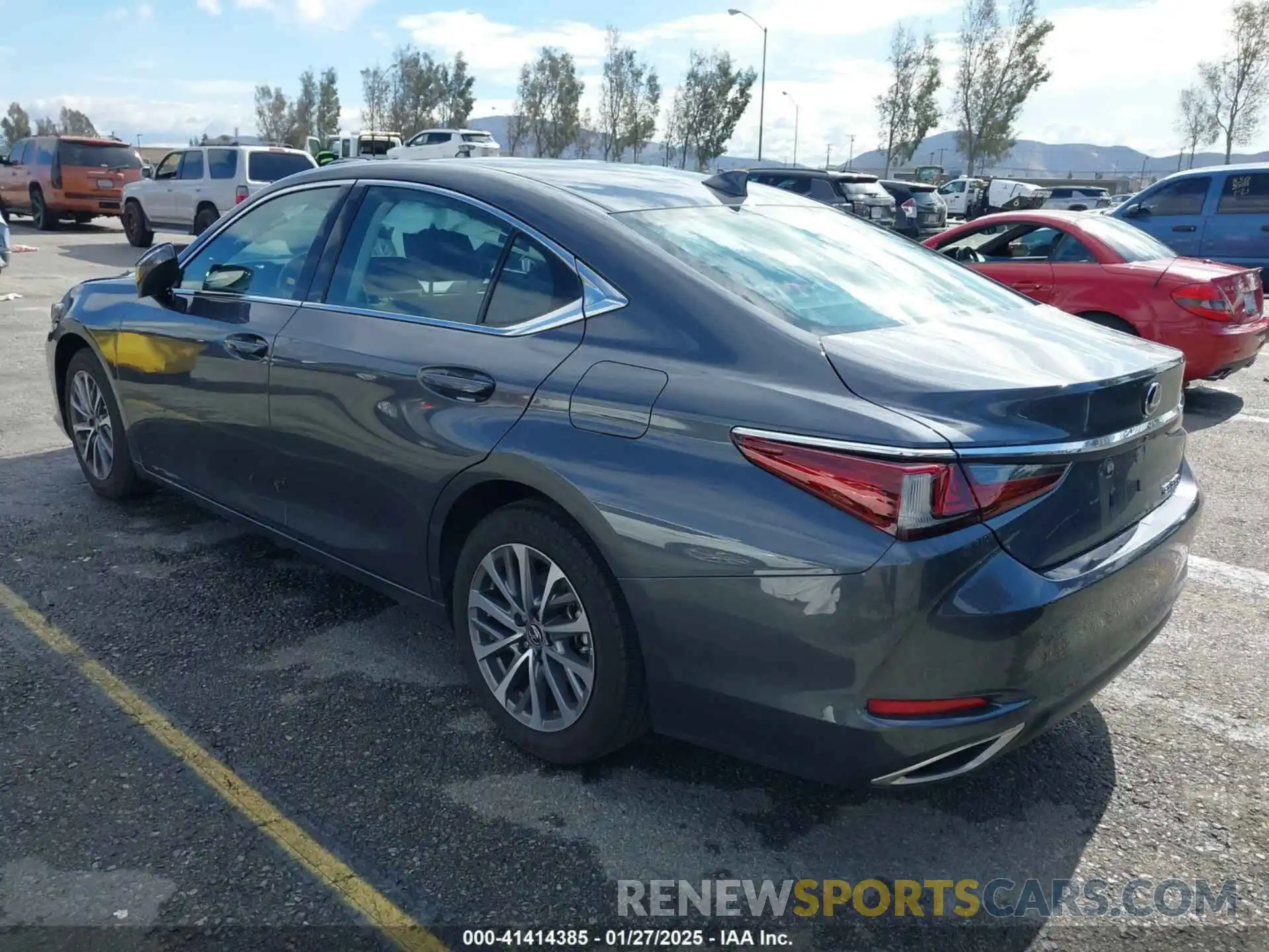 3 Photograph of a damaged car 58ACZ1B1XNU121718 LEXUS ES 350 2022