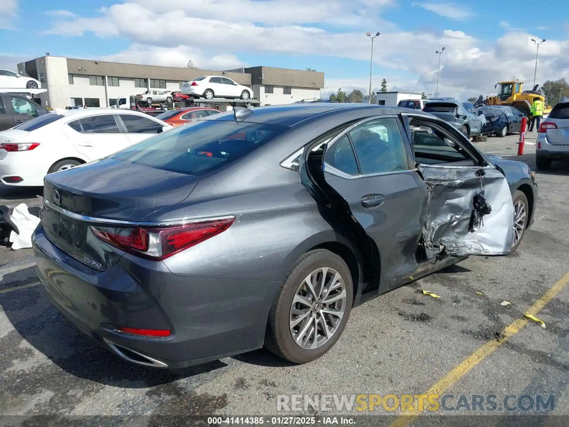 4 Photograph of a damaged car 58ACZ1B1XNU121718 LEXUS ES 350 2022