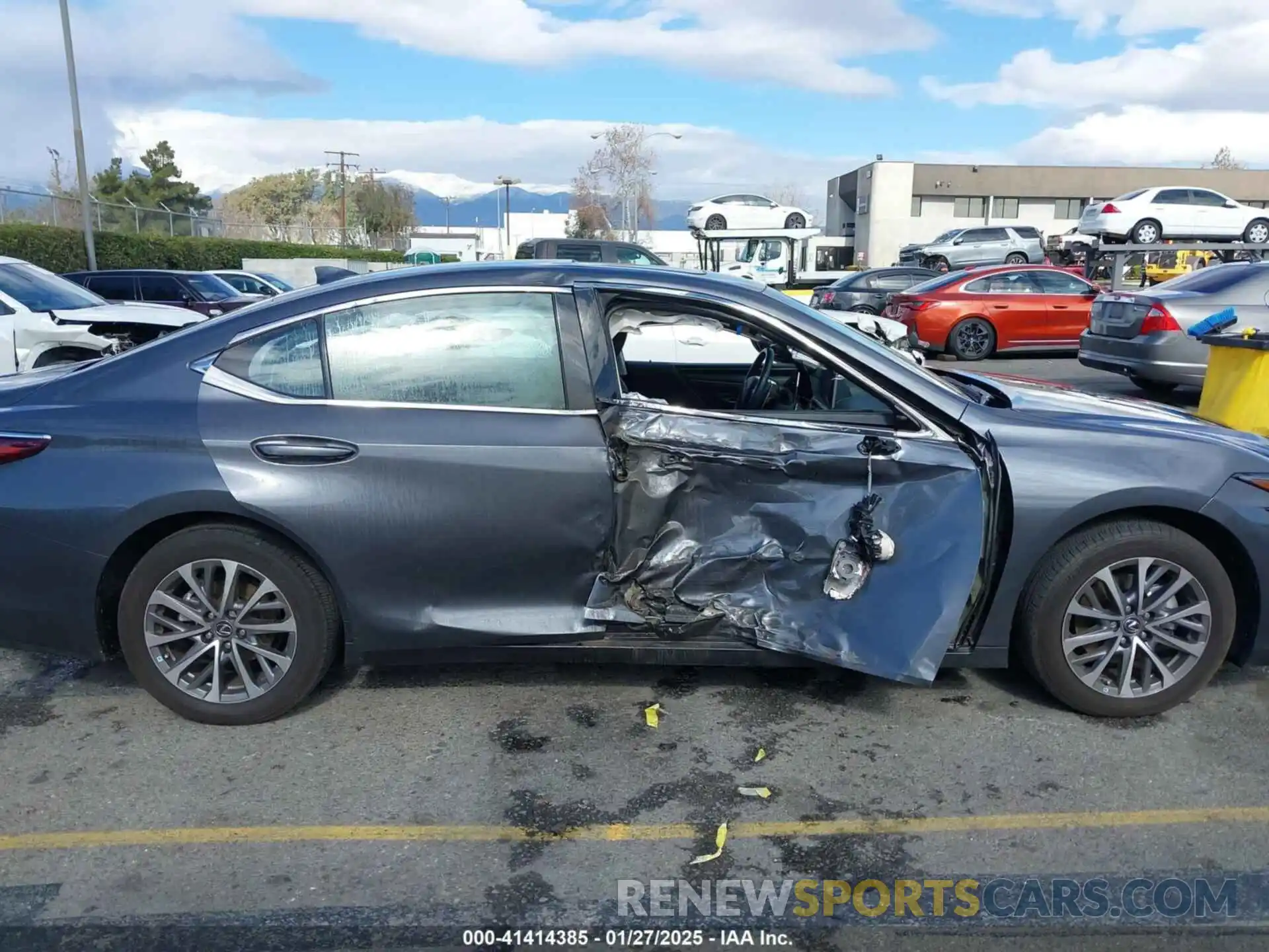 6 Photograph of a damaged car 58ACZ1B1XNU121718 LEXUS ES 350 2022