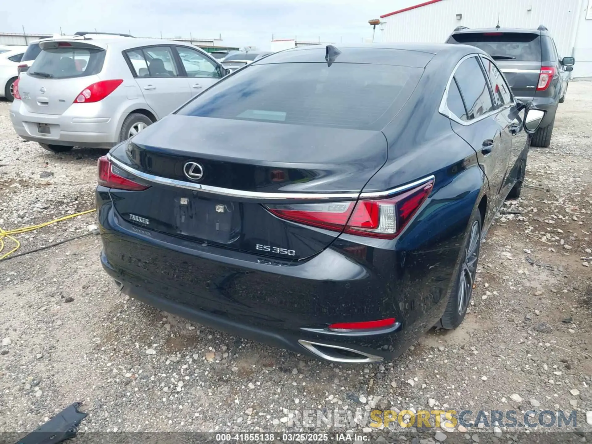 4 Photograph of a damaged car 58ADZ1B10NU119755 LEXUS ES 350 2022