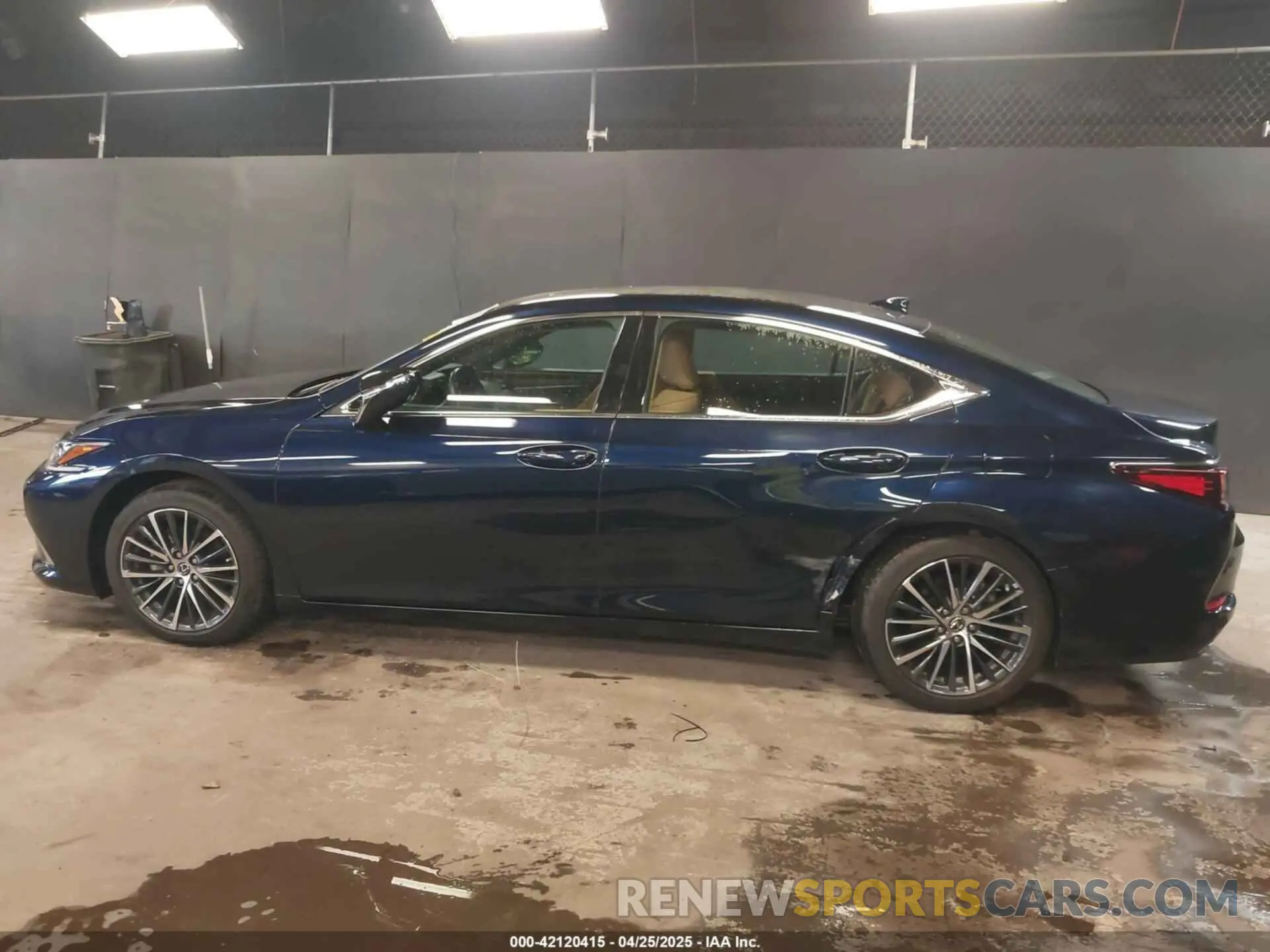 14 Photograph of a damaged car 58ADZ1B11NU133521 LEXUS ES 350 2022