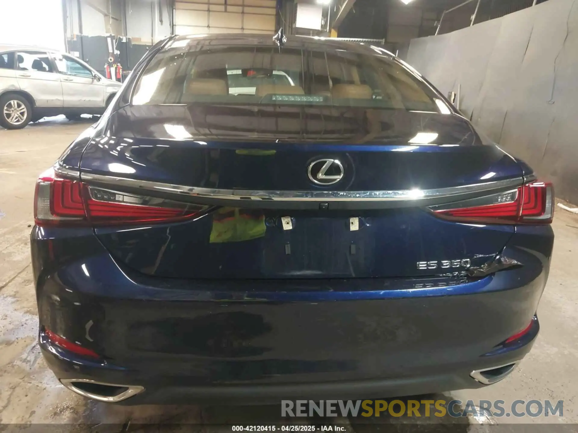 16 Photograph of a damaged car 58ADZ1B11NU133521 LEXUS ES 350 2022