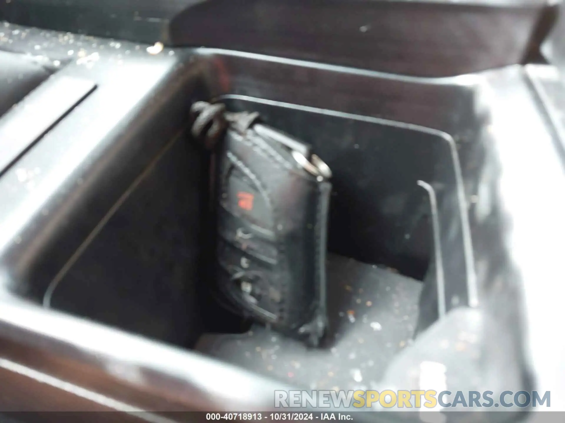 11 Photograph of a damaged car 58ADZ1B13NU117014 LEXUS ES 350 2022