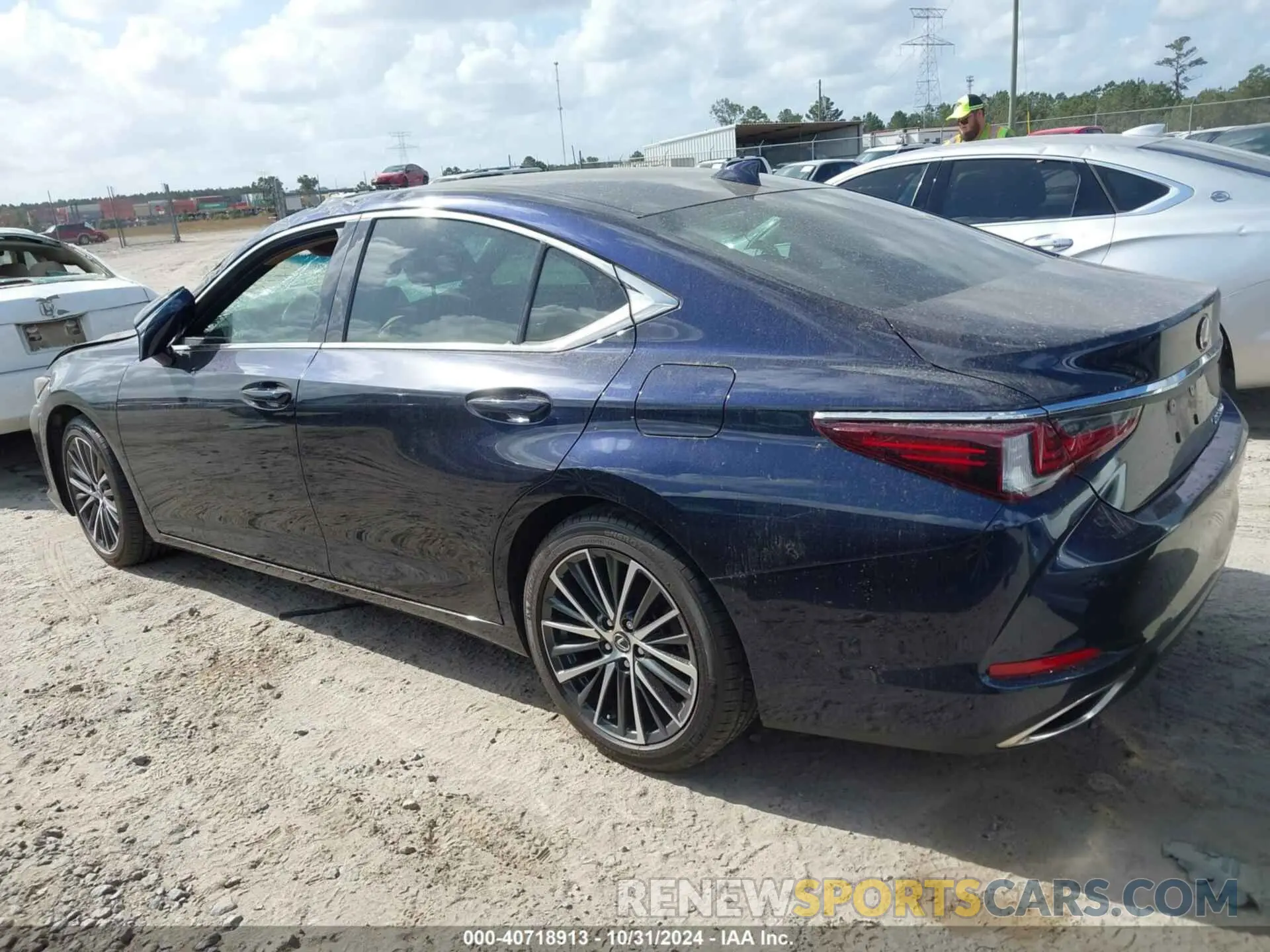 14 Photograph of a damaged car 58ADZ1B13NU117014 LEXUS ES 350 2022