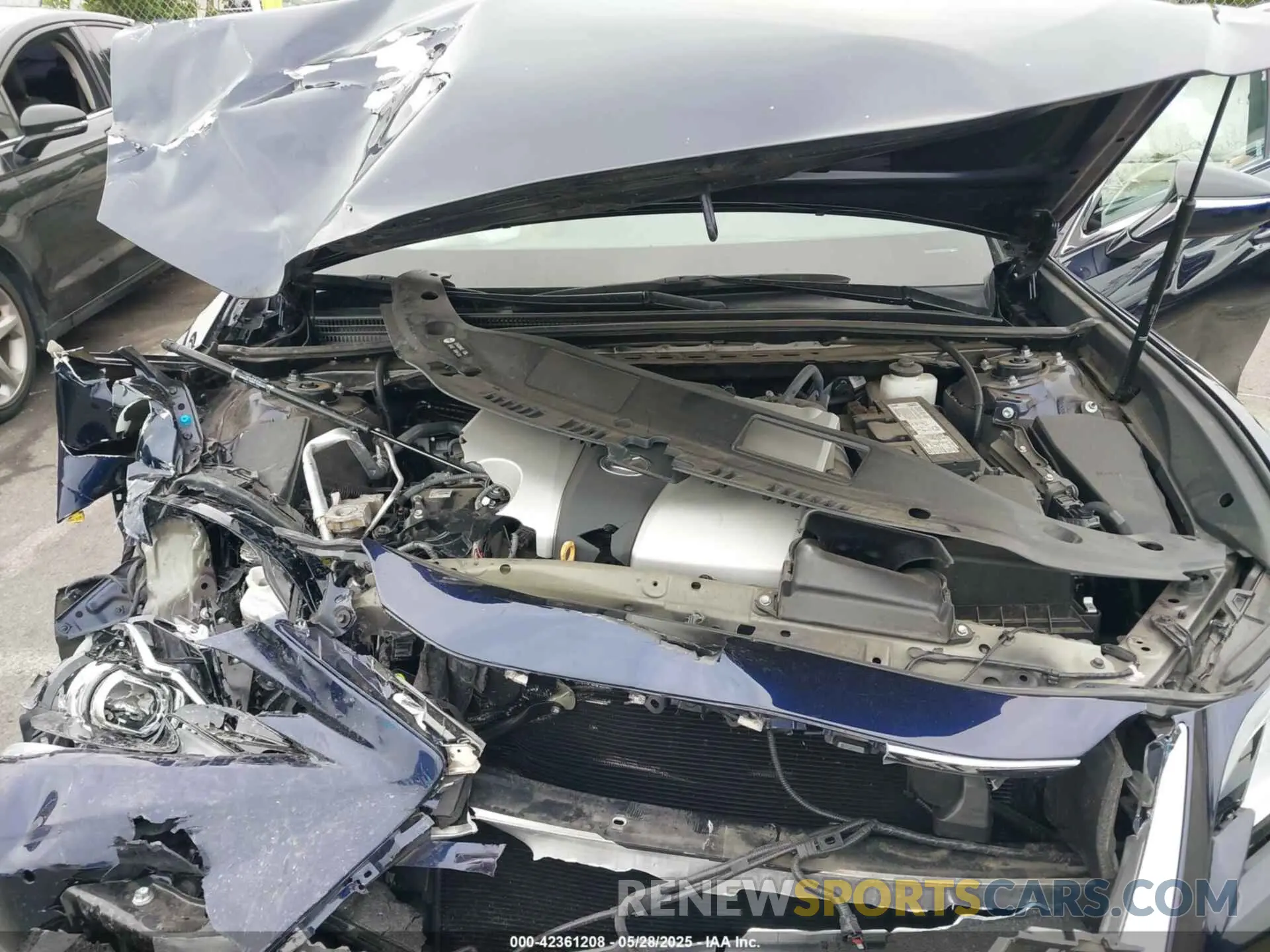 10 Photograph of a damaged car 58ADZ1B13NU125937 LEXUS ES 350 2022