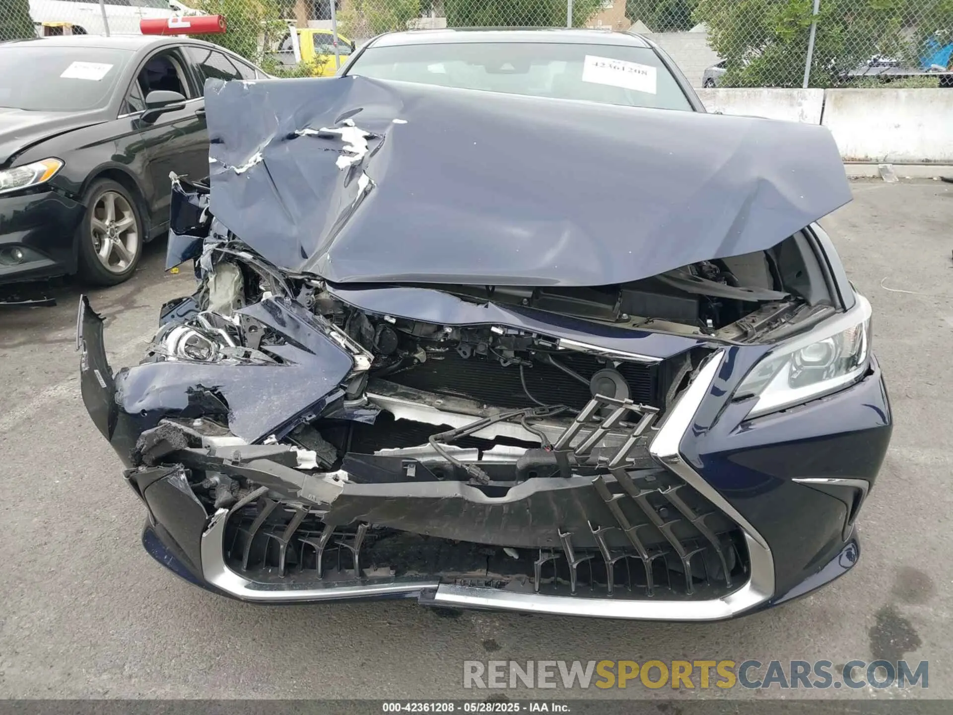 12 Photograph of a damaged car 58ADZ1B13NU125937 LEXUS ES 350 2022