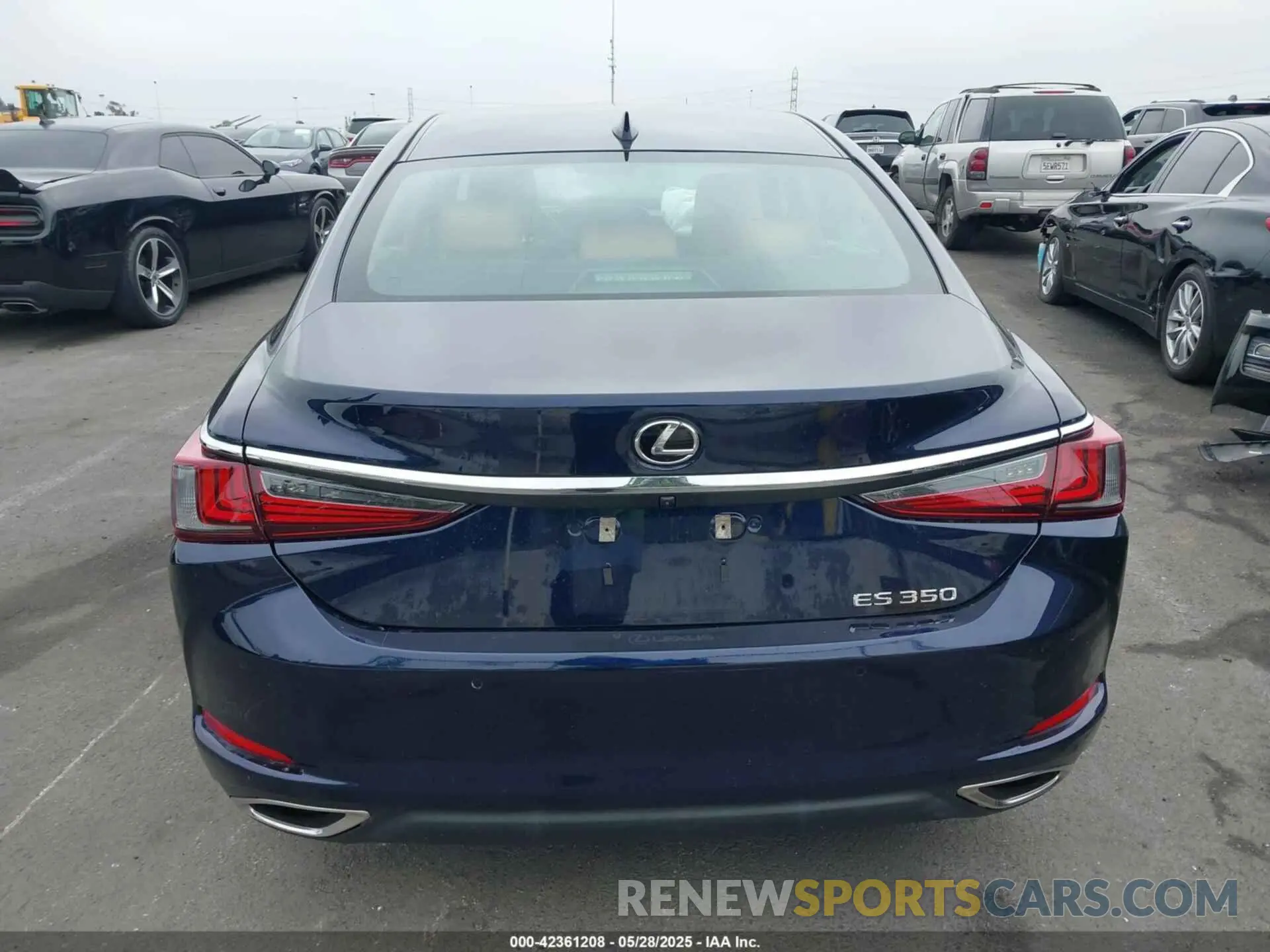 16 Photograph of a damaged car 58ADZ1B13NU125937 LEXUS ES 350 2022
