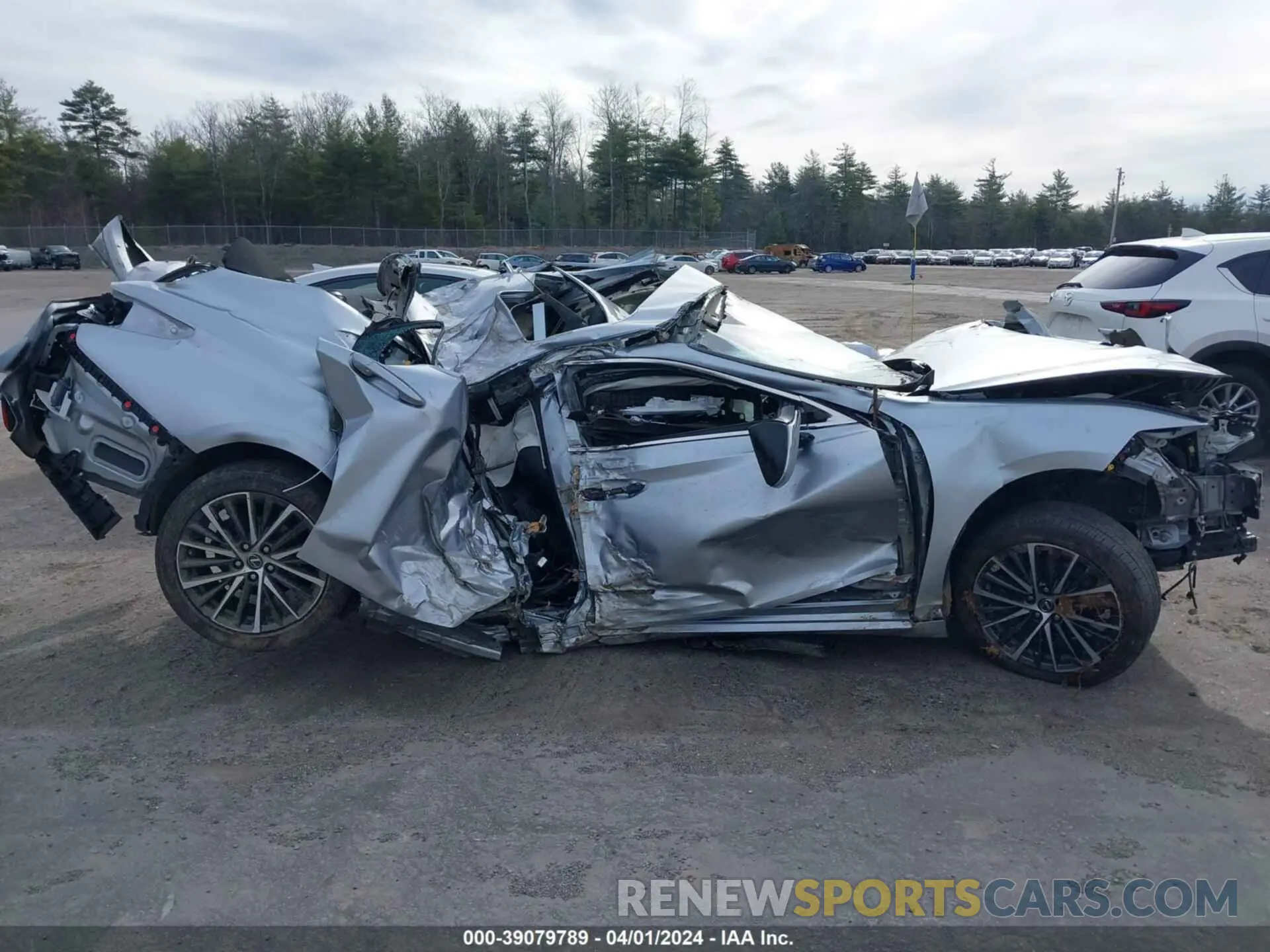 13 Photograph of a damaged car 58ADZ1B14NU116275 LEXUS ES 350 2022