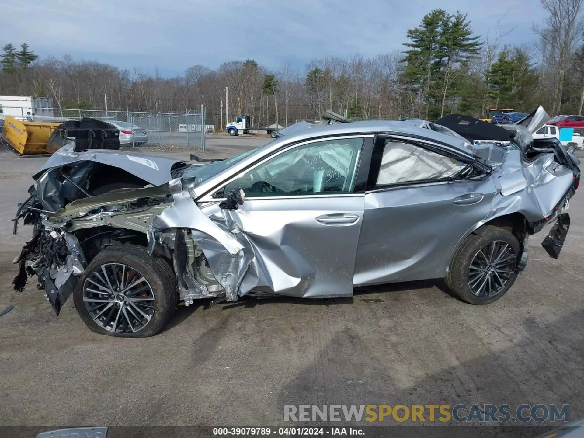 14 Photograph of a damaged car 58ADZ1B14NU116275 LEXUS ES 350 2022