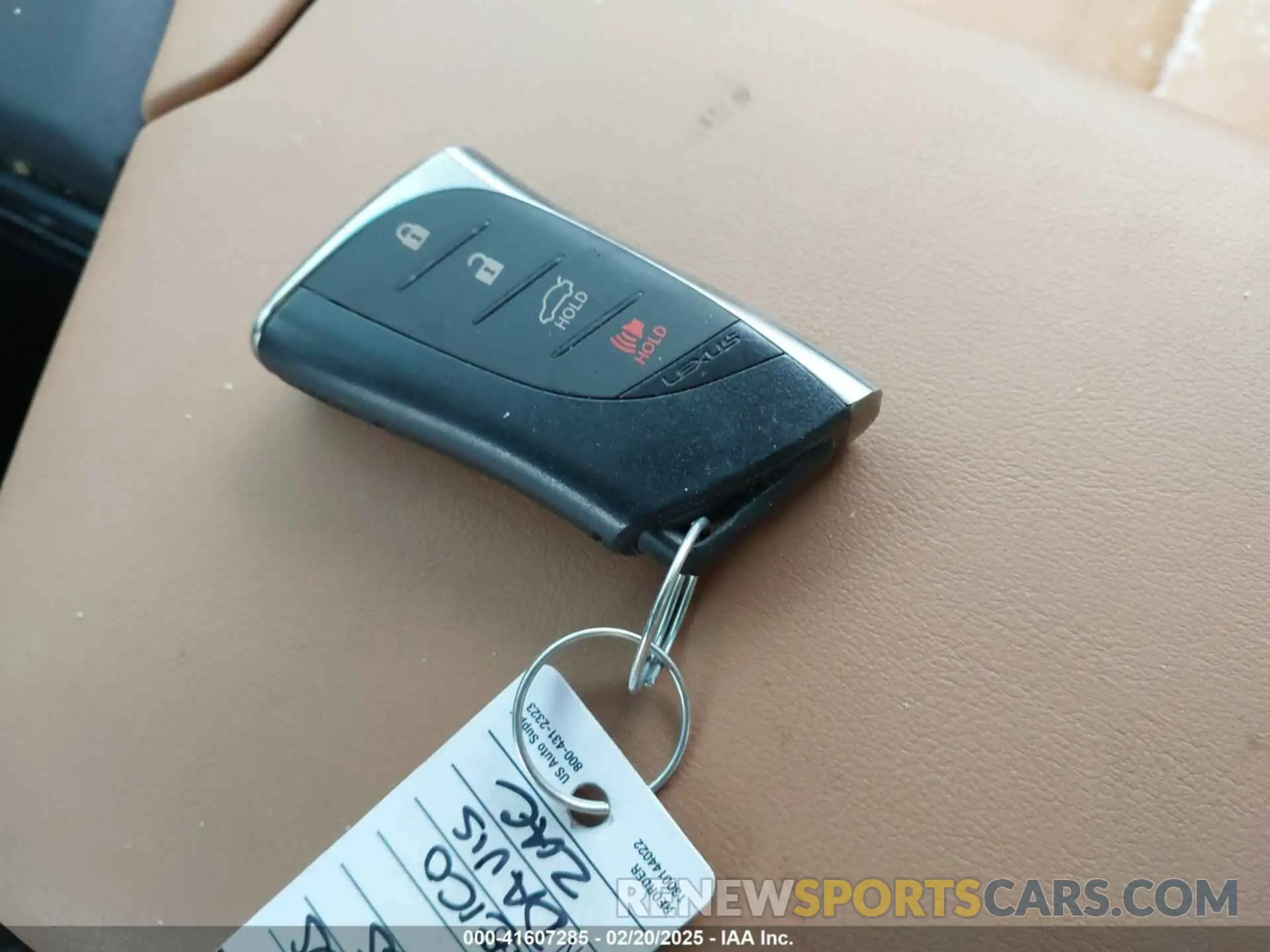 11 Photograph of a damaged car 58ADZ1B14NU122691 LEXUS ES 350 2022