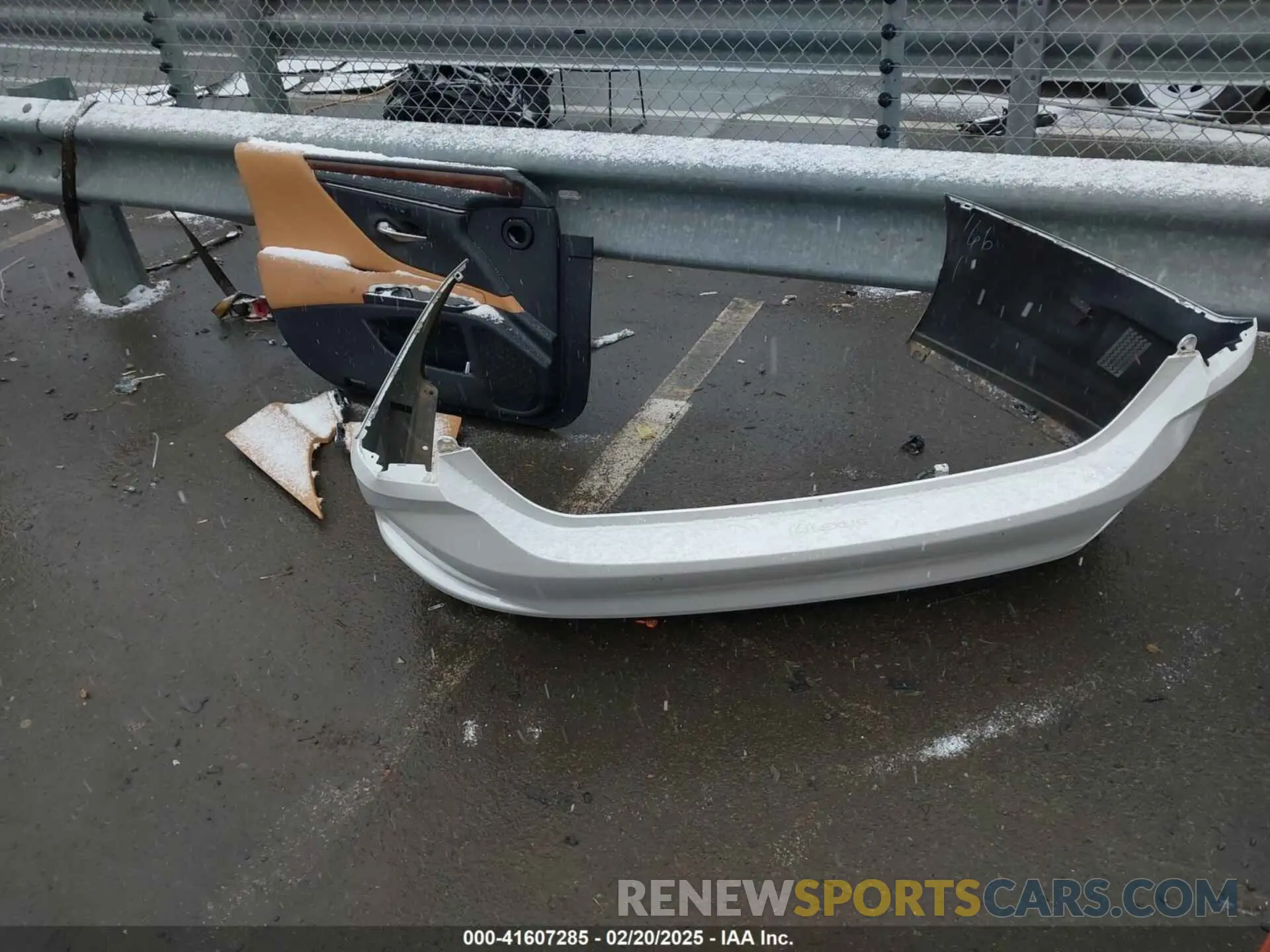 12 Photograph of a damaged car 58ADZ1B14NU122691 LEXUS ES 350 2022