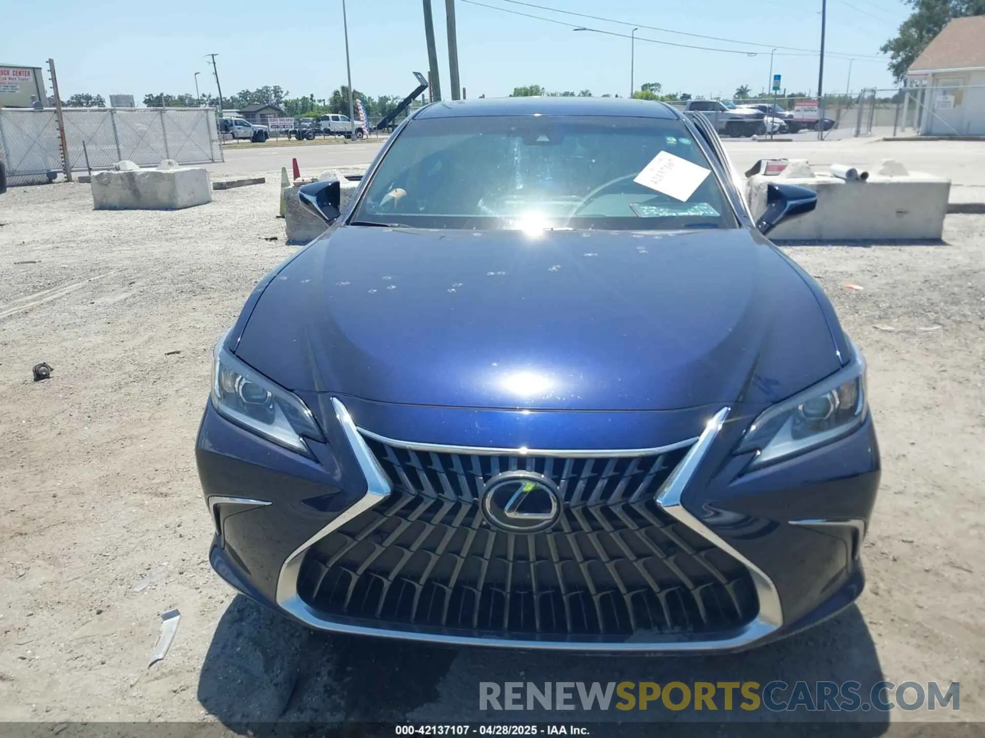 12 Photograph of a damaged car 58ADZ1B15NU121923 LEXUS ES 350 2022