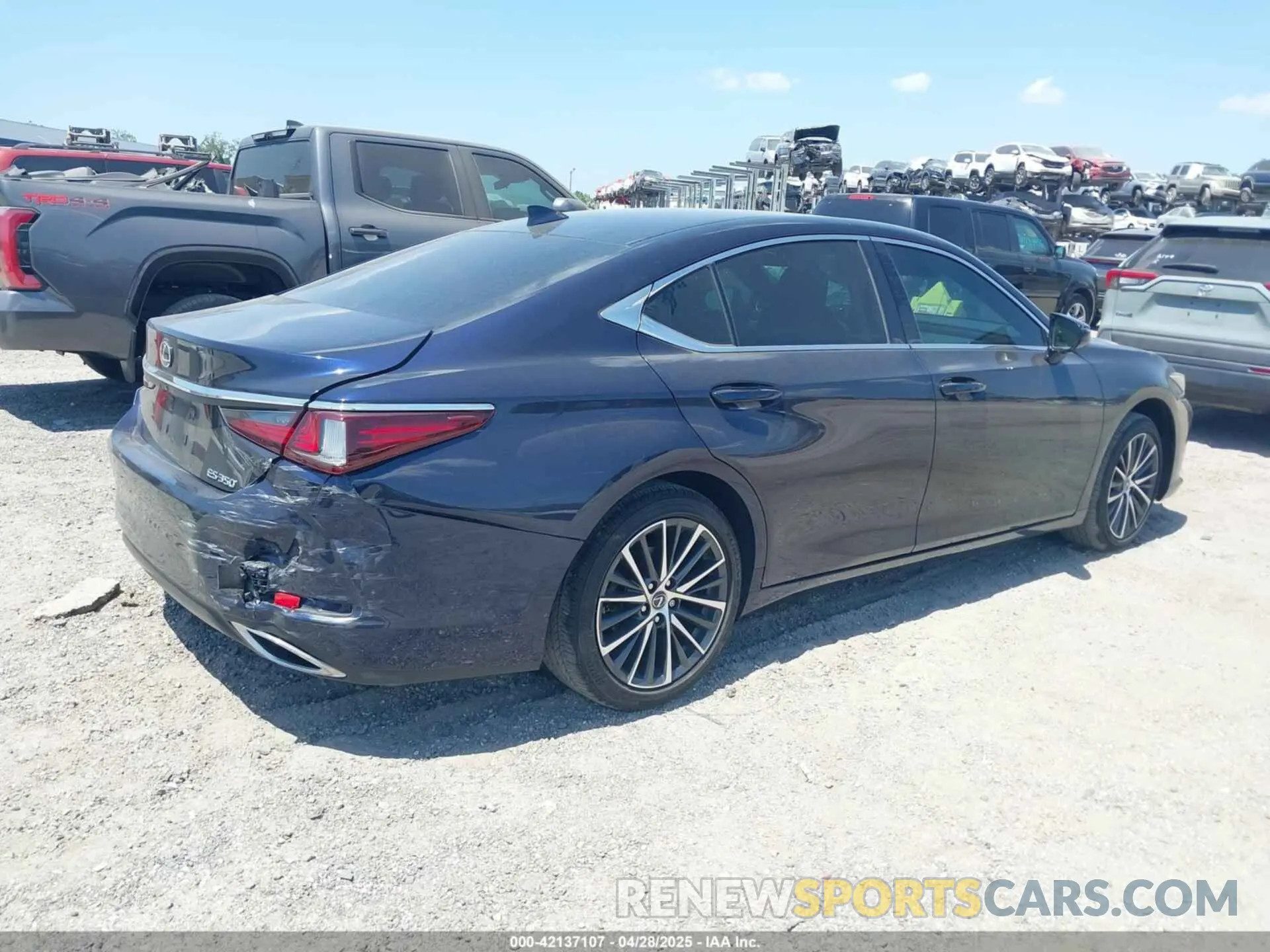 4 Photograph of a damaged car 58ADZ1B15NU121923 LEXUS ES 350 2022