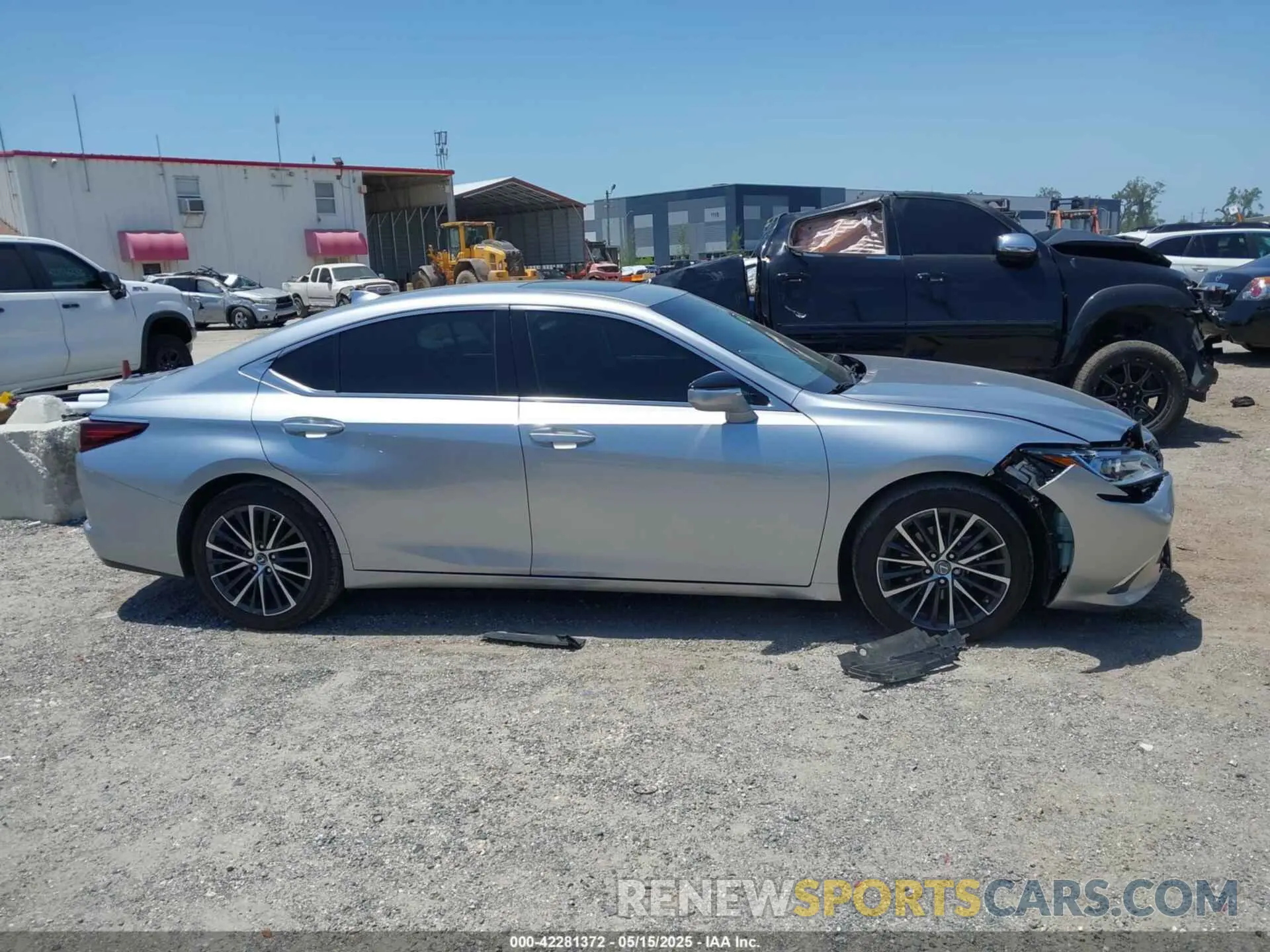 13 Photograph of a damaged car 58ADZ1B15NU137653 LEXUS ES 350 2022