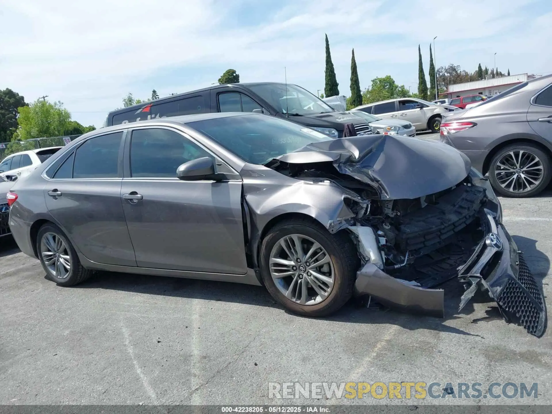 13 Photograph of a damaged car 58ADZ1B1XNU121500 LEXUS ES 350 2022