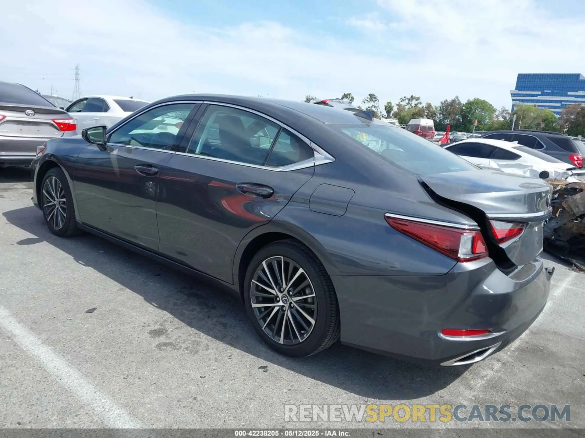 3 Photograph of a damaged car 58ADZ1B1XNU121500 LEXUS ES 350 2022