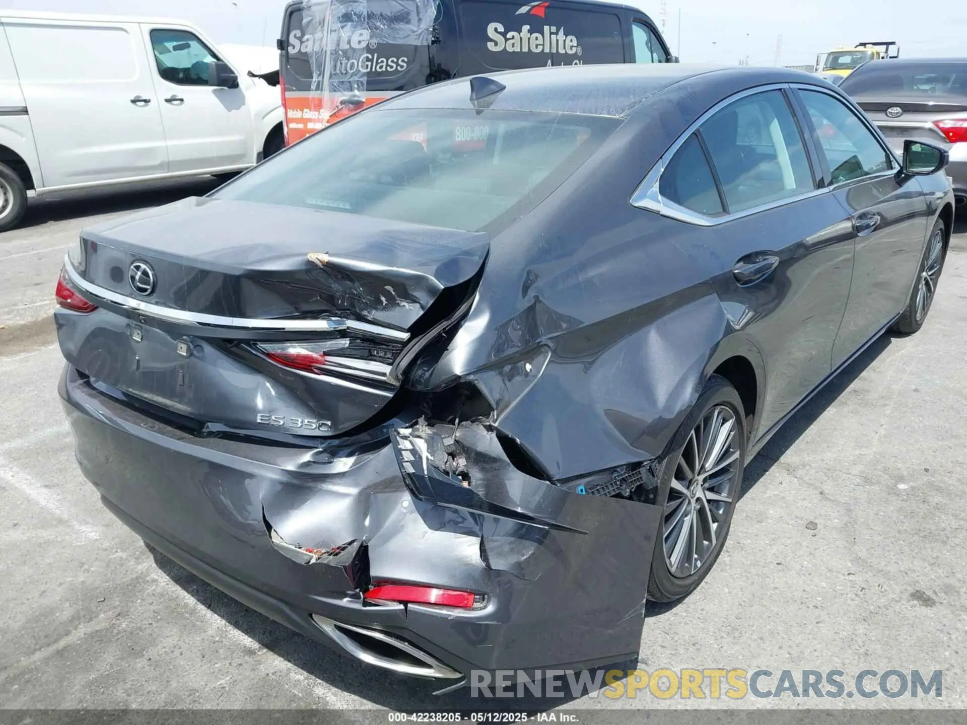 6 Photograph of a damaged car 58ADZ1B1XNU121500 LEXUS ES 350 2022