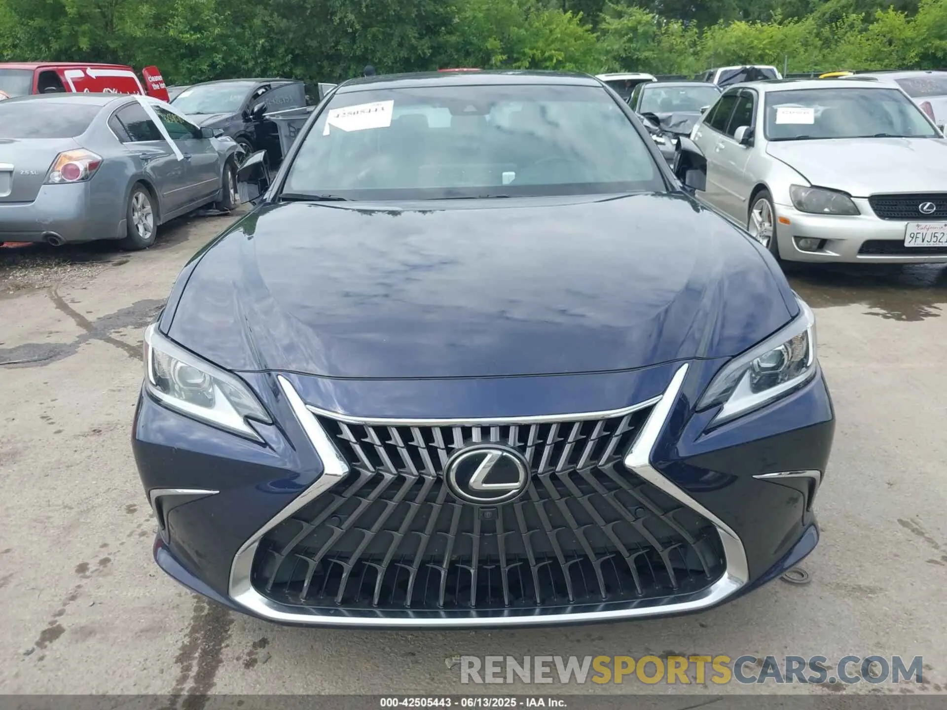 13 Photograph of a damaged car 58AEZ1B15NU120839 LEXUS ES 350 2022