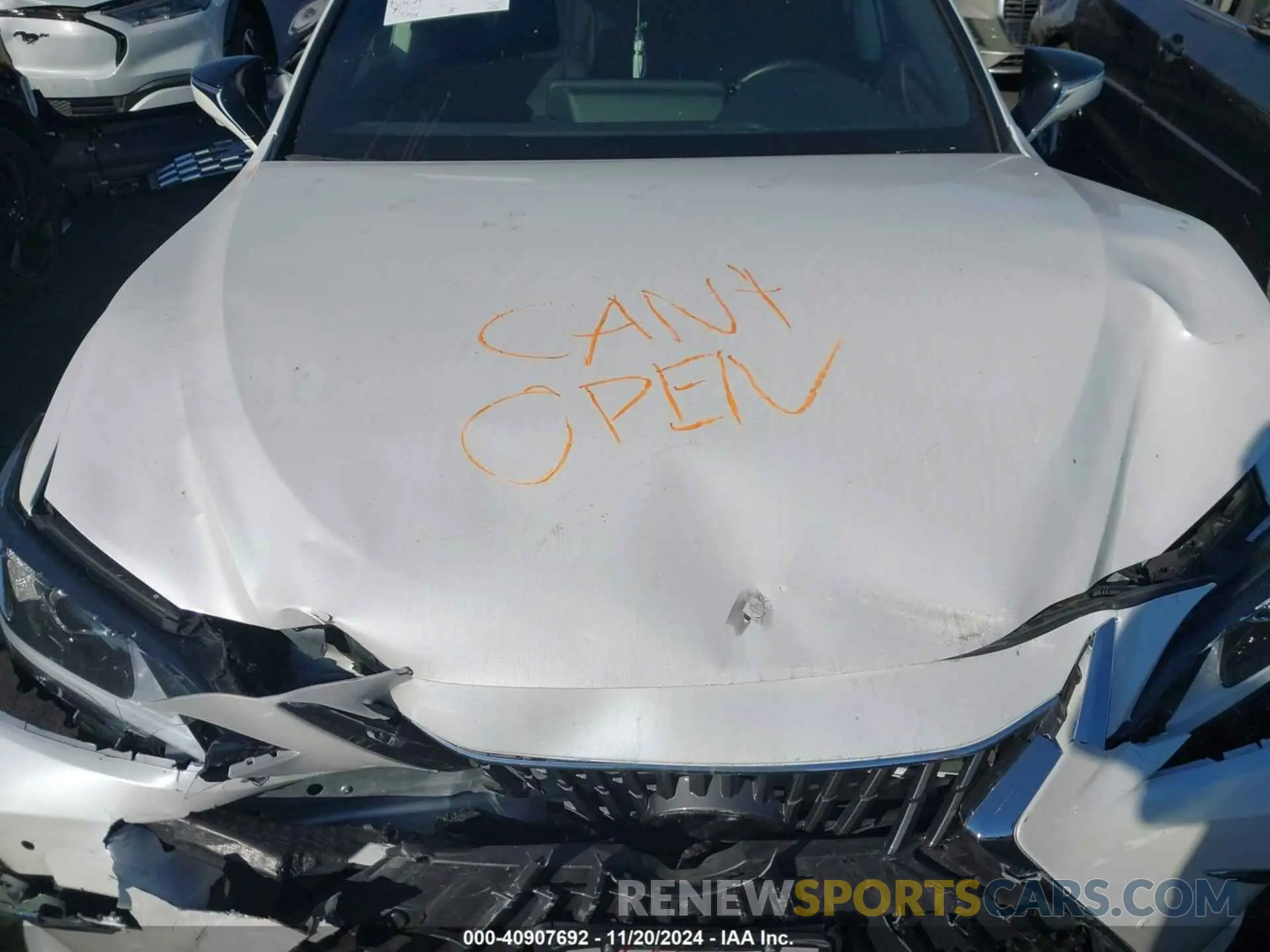 10 Photograph of a damaged car 58AEZ1B17NU132071 LEXUS ES 350 2022