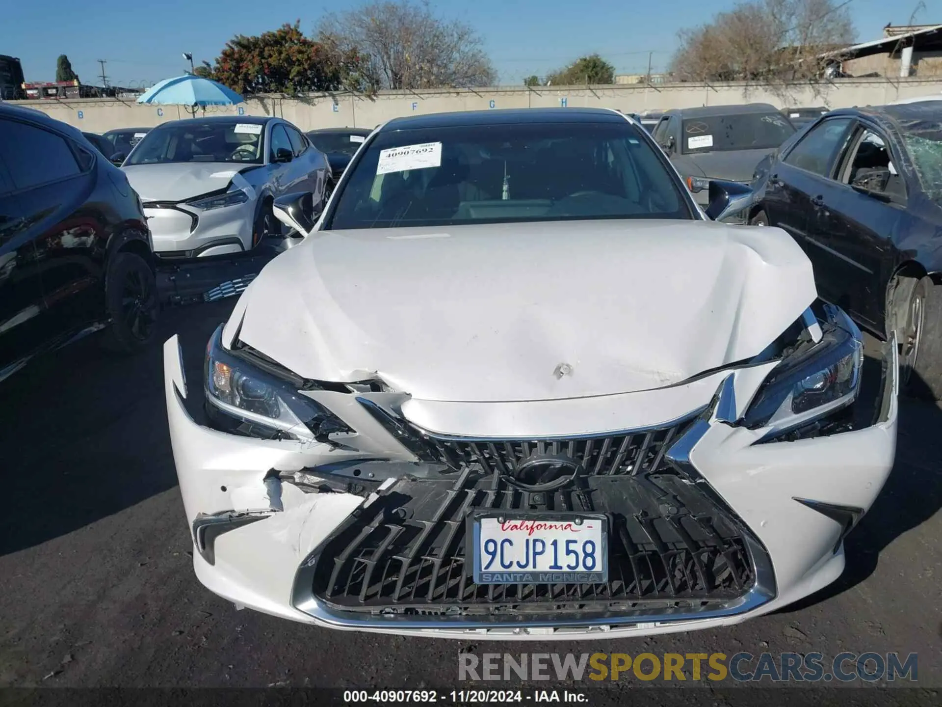 13 Photograph of a damaged car 58AEZ1B17NU132071 LEXUS ES 350 2022
