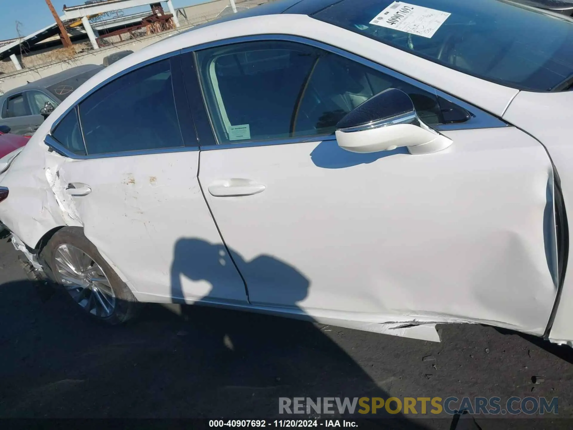 14 Photograph of a damaged car 58AEZ1B17NU132071 LEXUS ES 350 2022