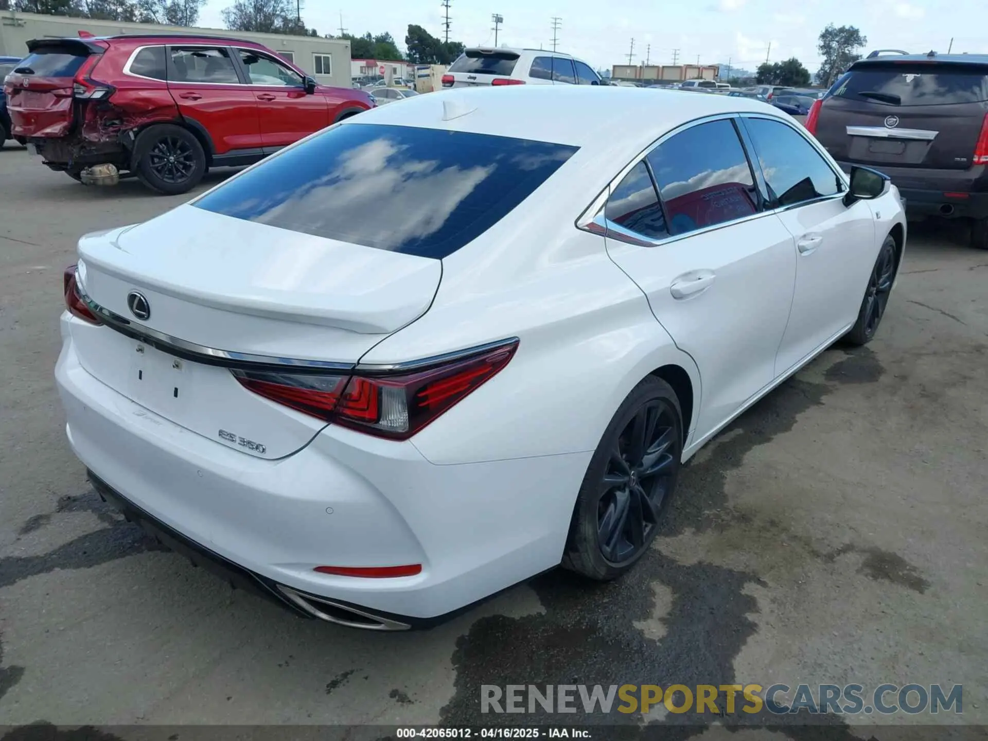 4 Photograph of a damaged car 58AGZ1B16NU117294 LEXUS ES 350 2022