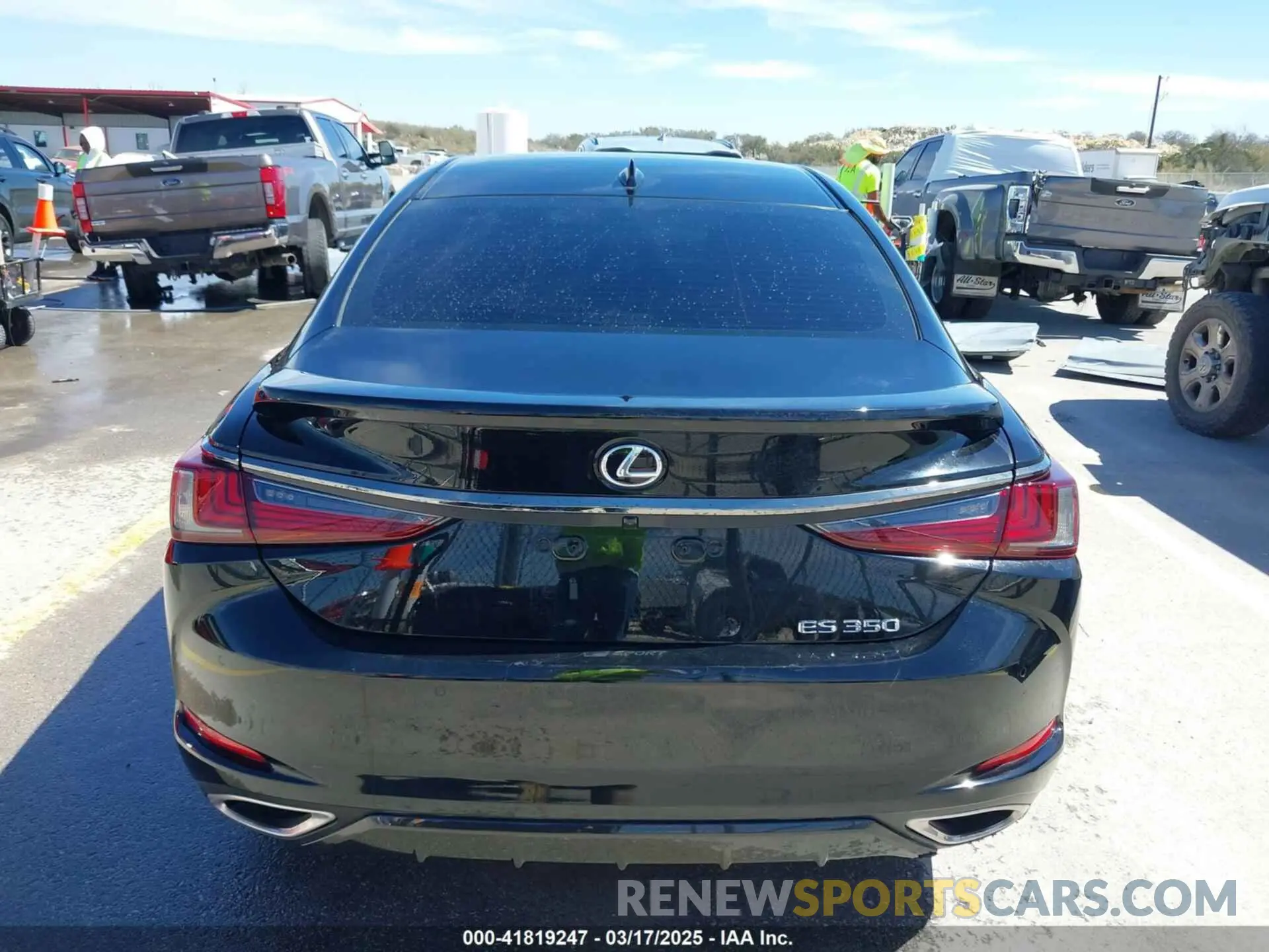 16 Photograph of a damaged car 58AGZ1B1XNU125883 LEXUS ES 350 2022