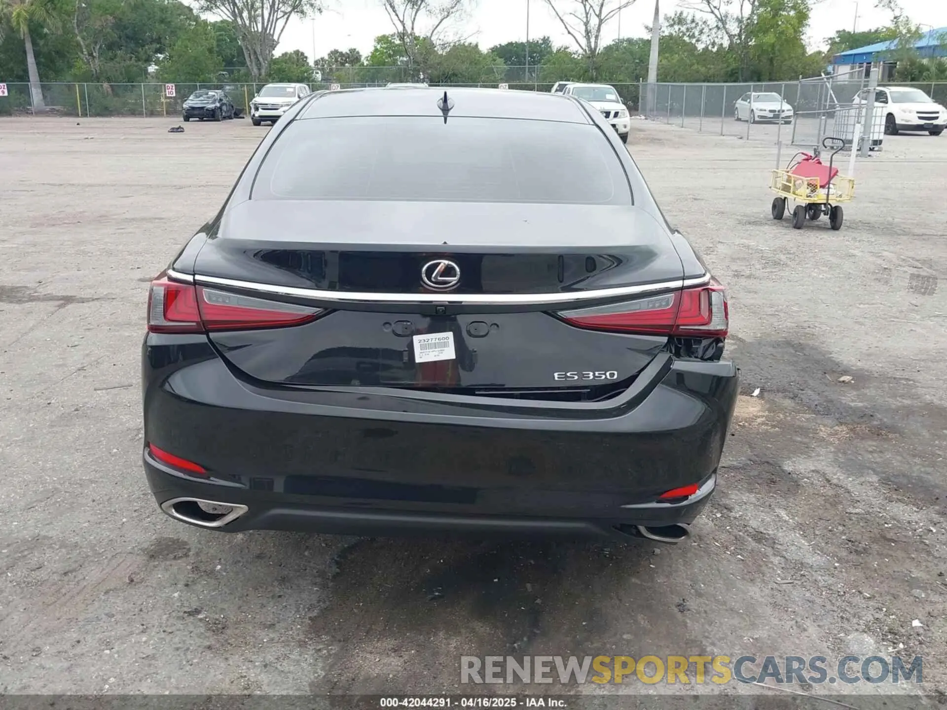 16 Photograph of a damaged car 58ACZ1B14PU155933 LEXUS ES 350 2023