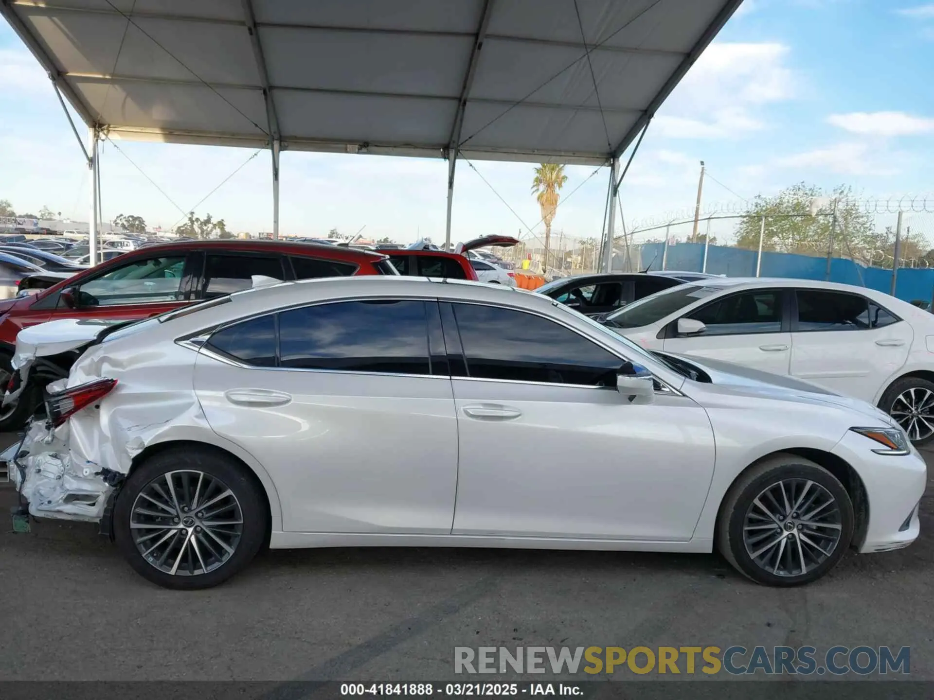 14 Photograph of a damaged car 58ADZ1B10PU142827 LEXUS ES 350 2023