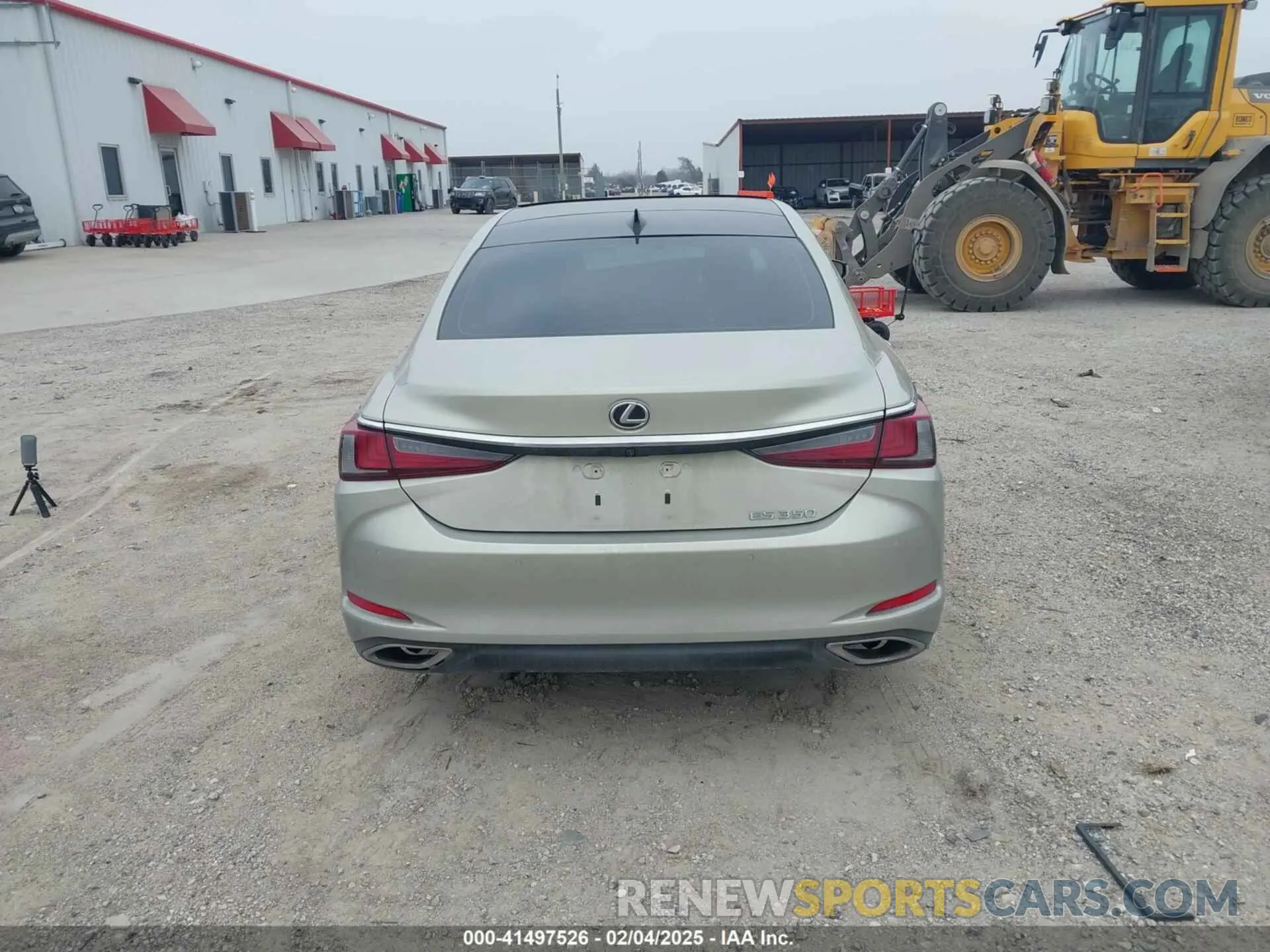 17 Photograph of a damaged car 58ADZ1B12PU140108 LEXUS ES 350 2023
