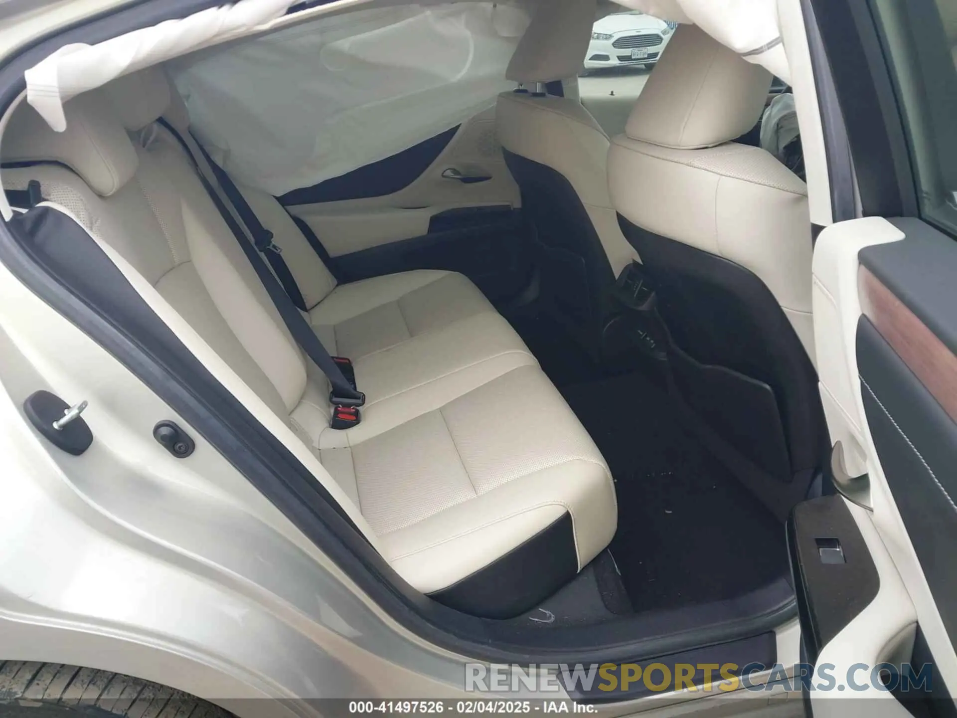 8 Photograph of a damaged car 58ADZ1B12PU140108 LEXUS ES 350 2023