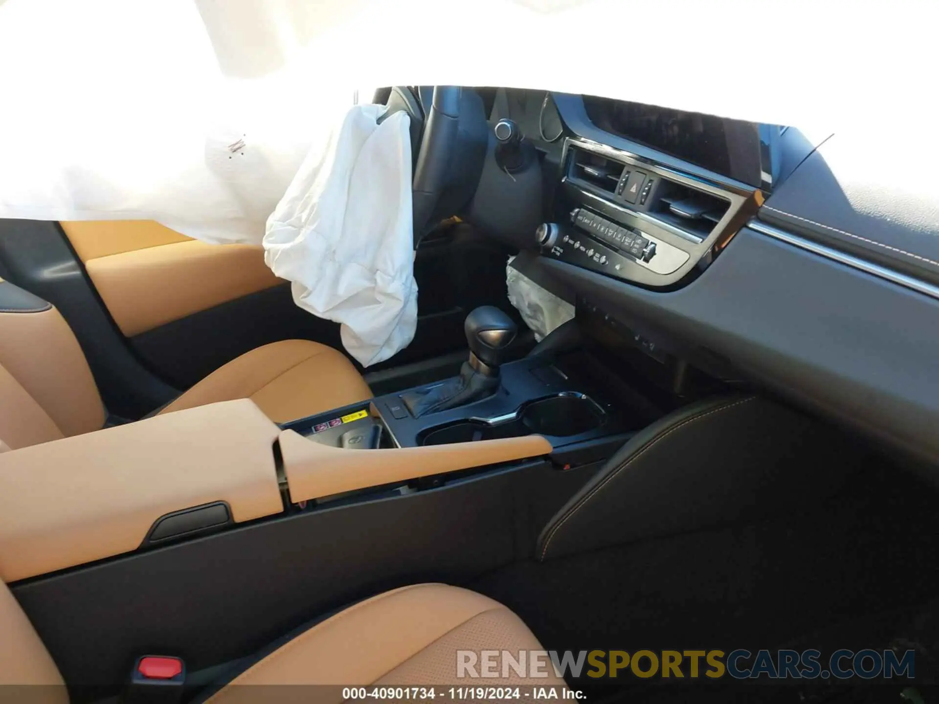 5 Photograph of a damaged car 58ADZ1B12PU156194 LEXUS ES 350 2023