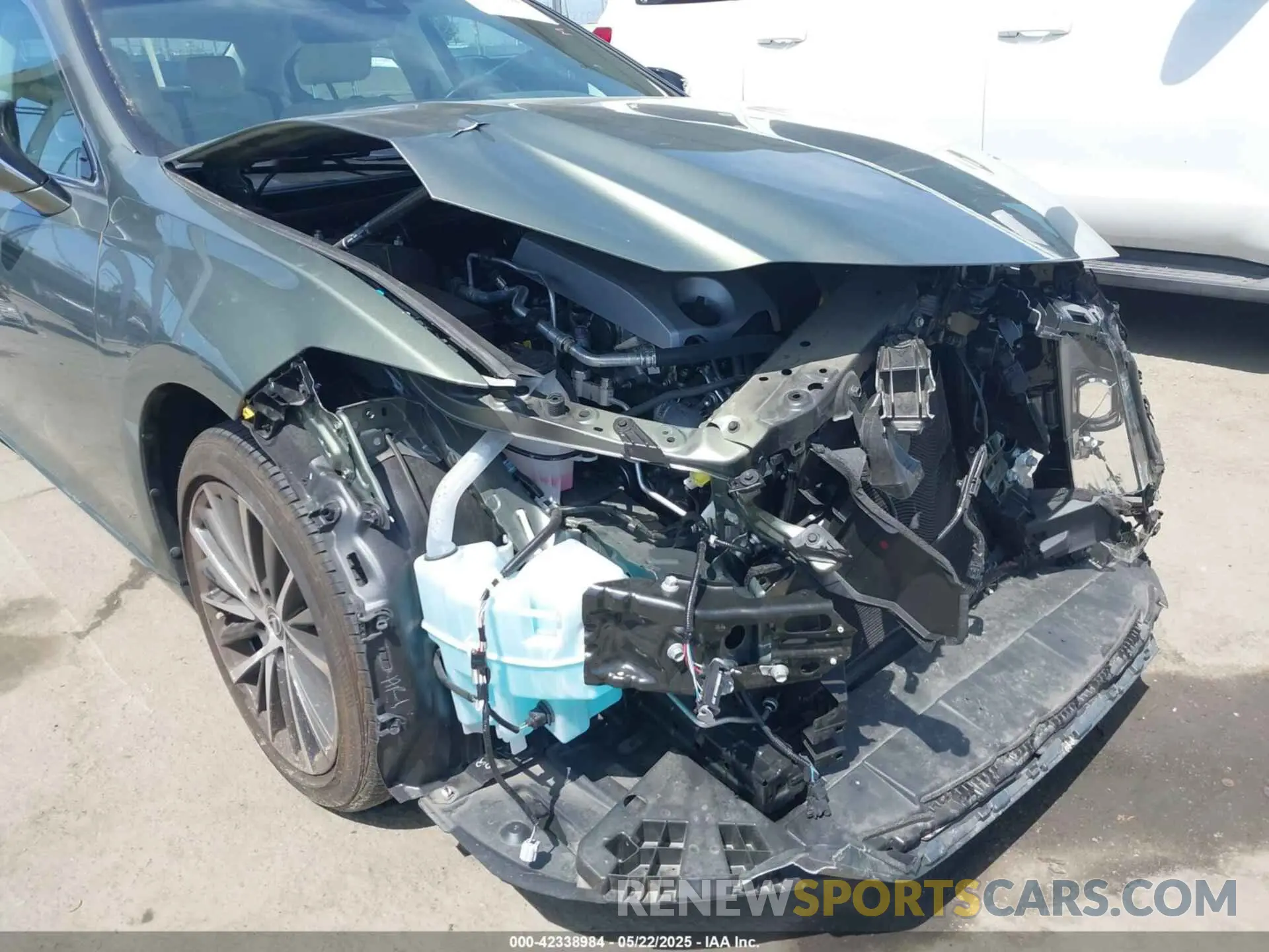 6 Photograph of a damaged car 58ADZ1B12PU159032 LEXUS ES 350 2023