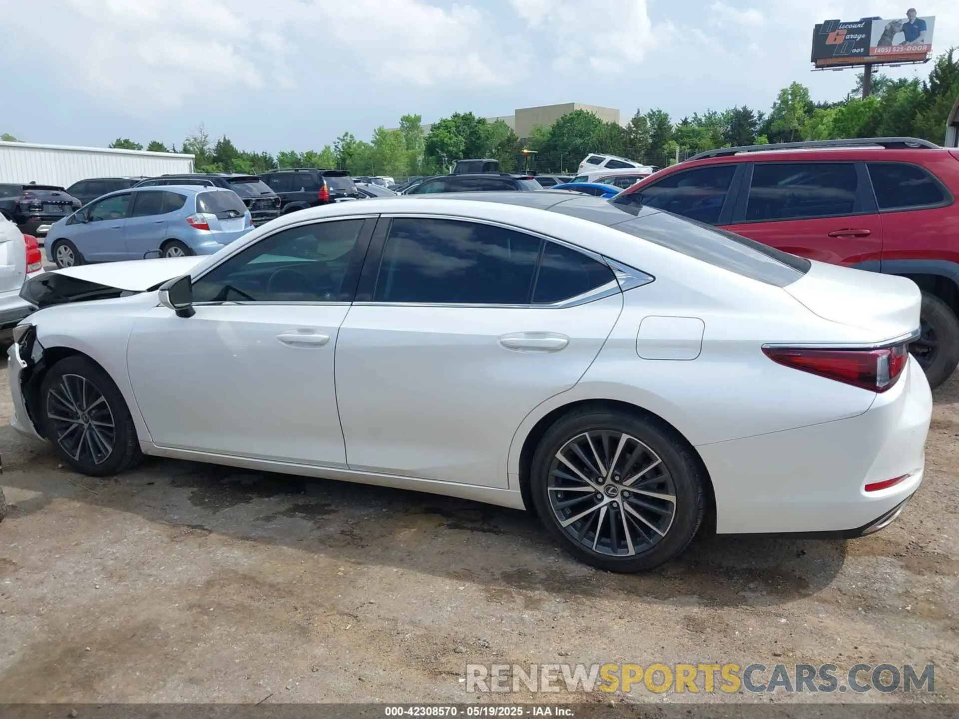14 Photograph of a damaged car 58ADZ1B15PU151586 LEXUS ES 350 2023