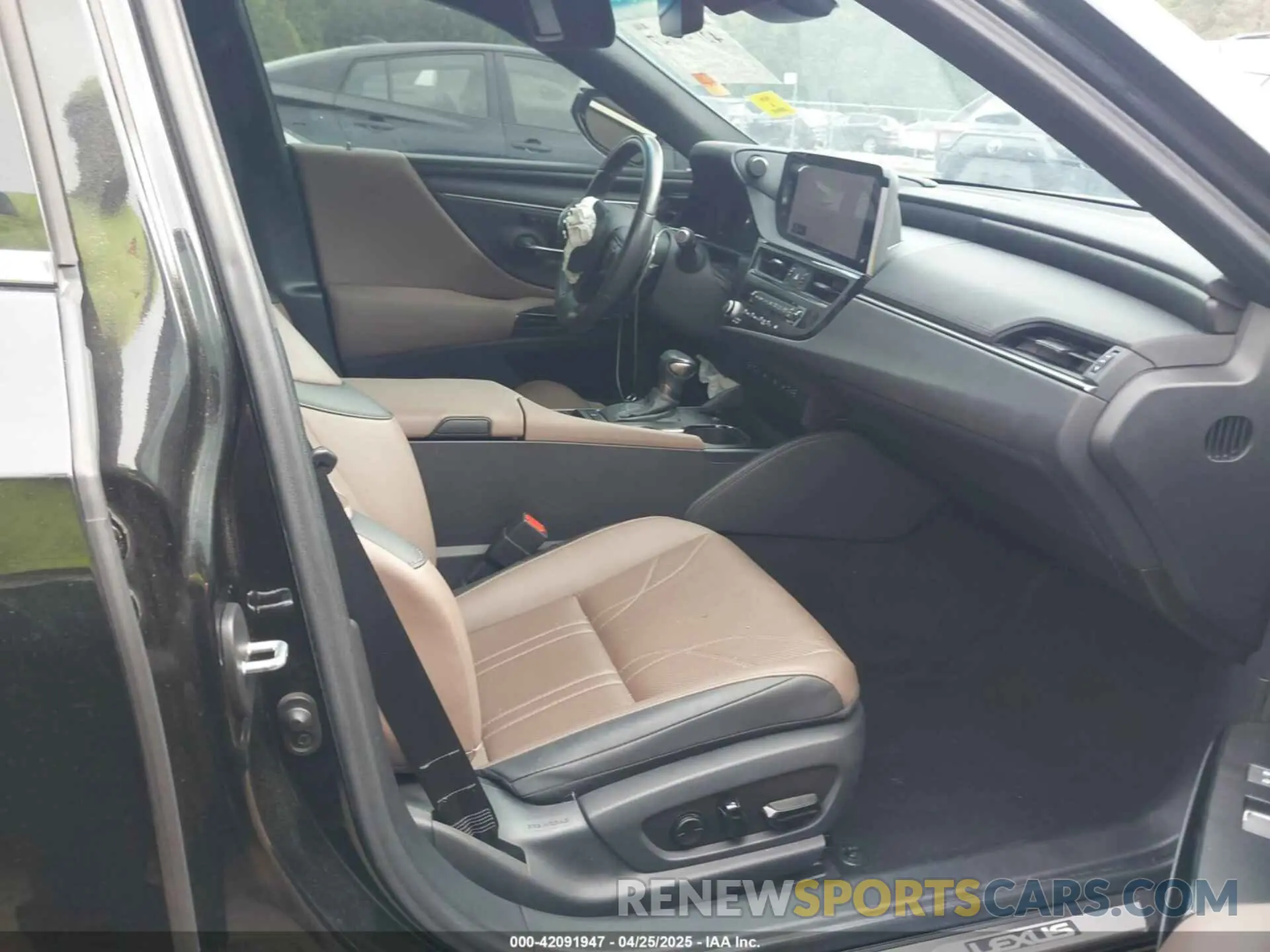 5 Photograph of a damaged car 58AFZ1B17PU150139 LEXUS ES 350 2023