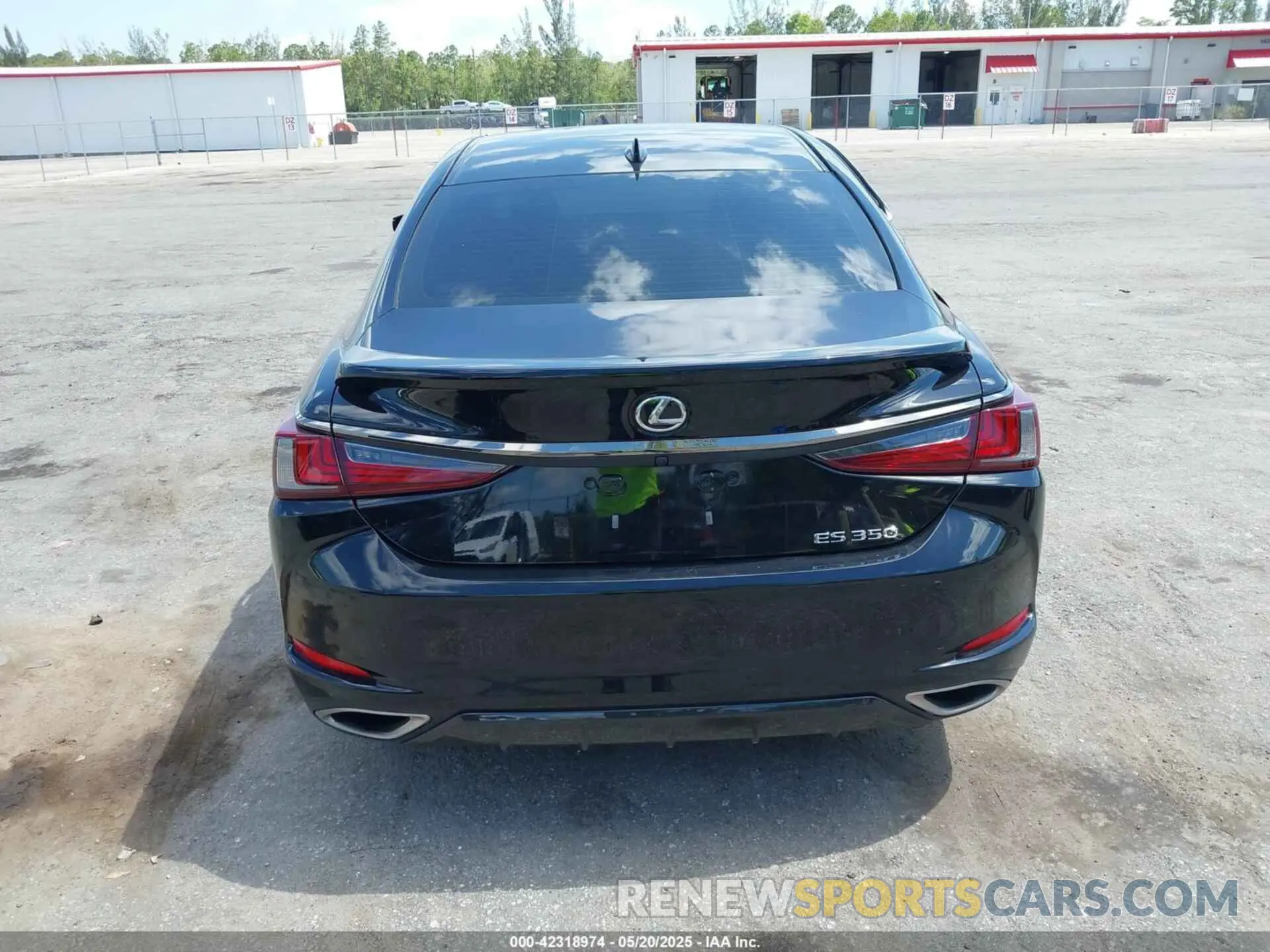 16 Photograph of a damaged car 58AJZ1B10PU150428 LEXUS ES 350 2023