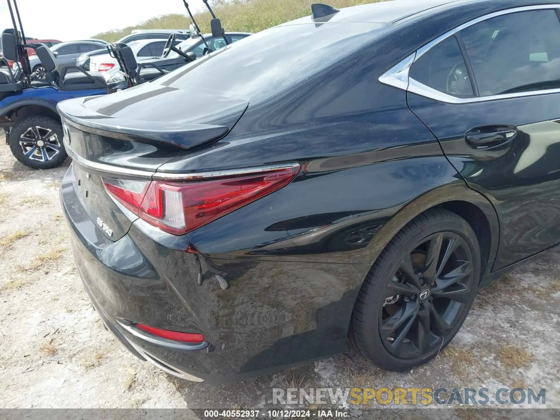4 Photograph of a damaged car 58AJZ1B10PU157671 LEXUS ES 350 2023