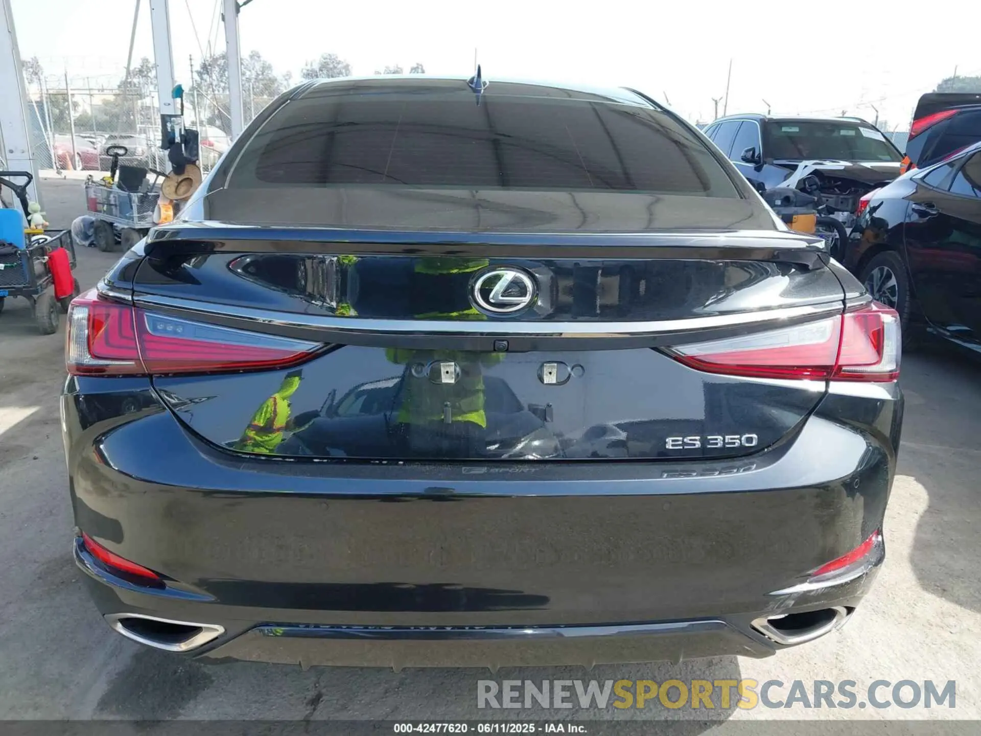 16 Photograph of a damaged car 58AJZ1B14PU155129 LEXUS ES 350 2023