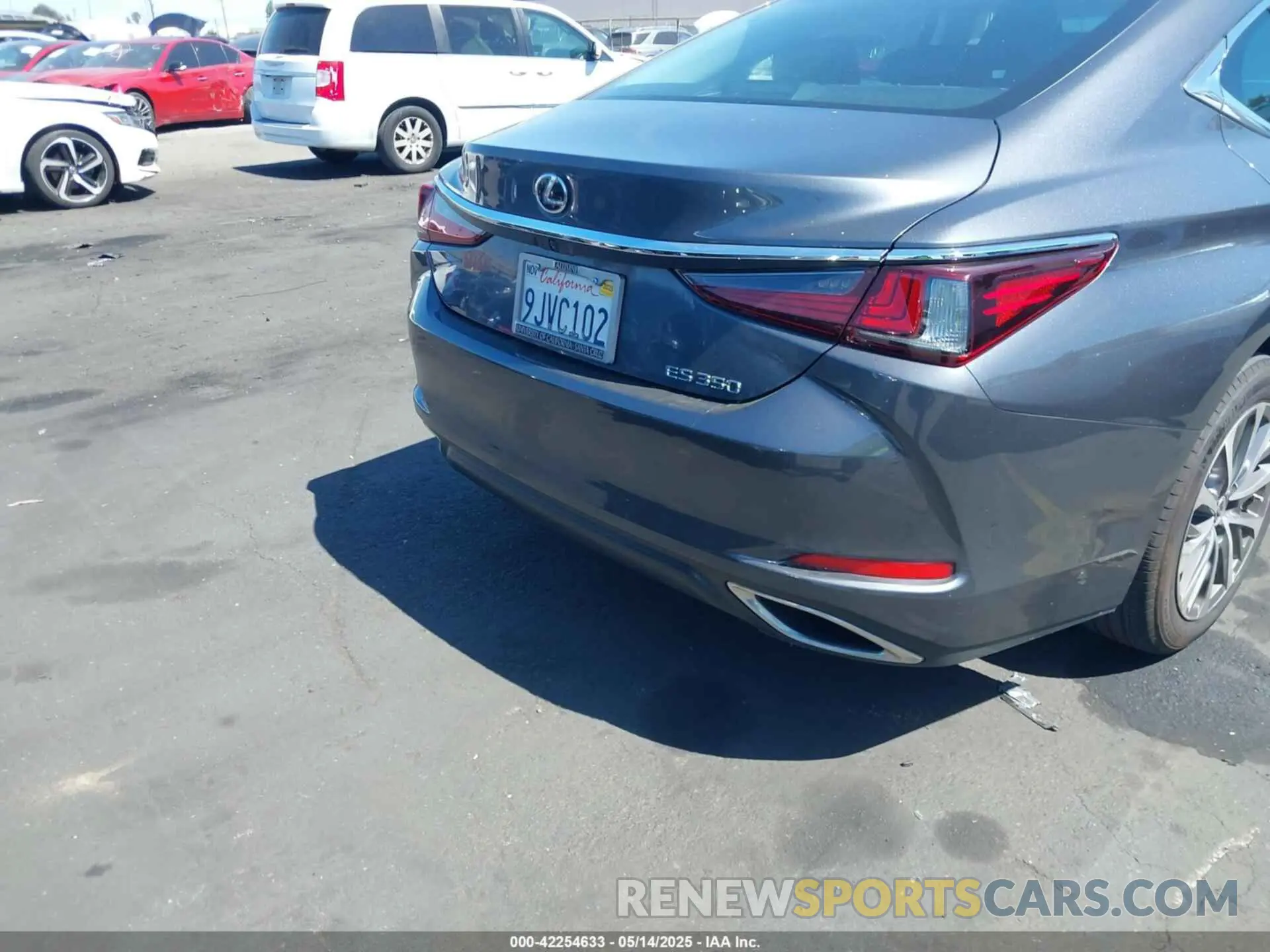 16 Photograph of a damaged car 58ACZ1B10RU161988 LEXUS ES 350 2024