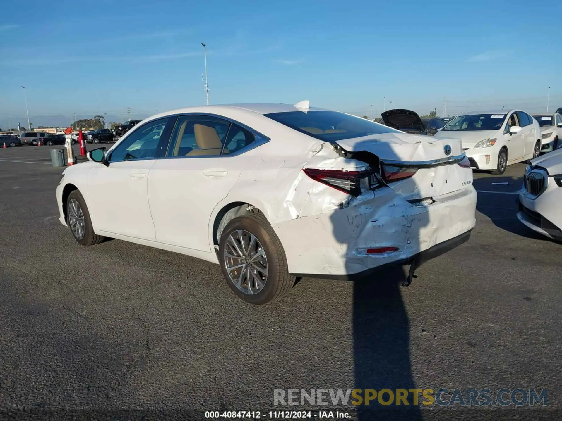 3 Photograph of a damaged car 58ACZ1B15RU161260 LEXUS ES 350 2024