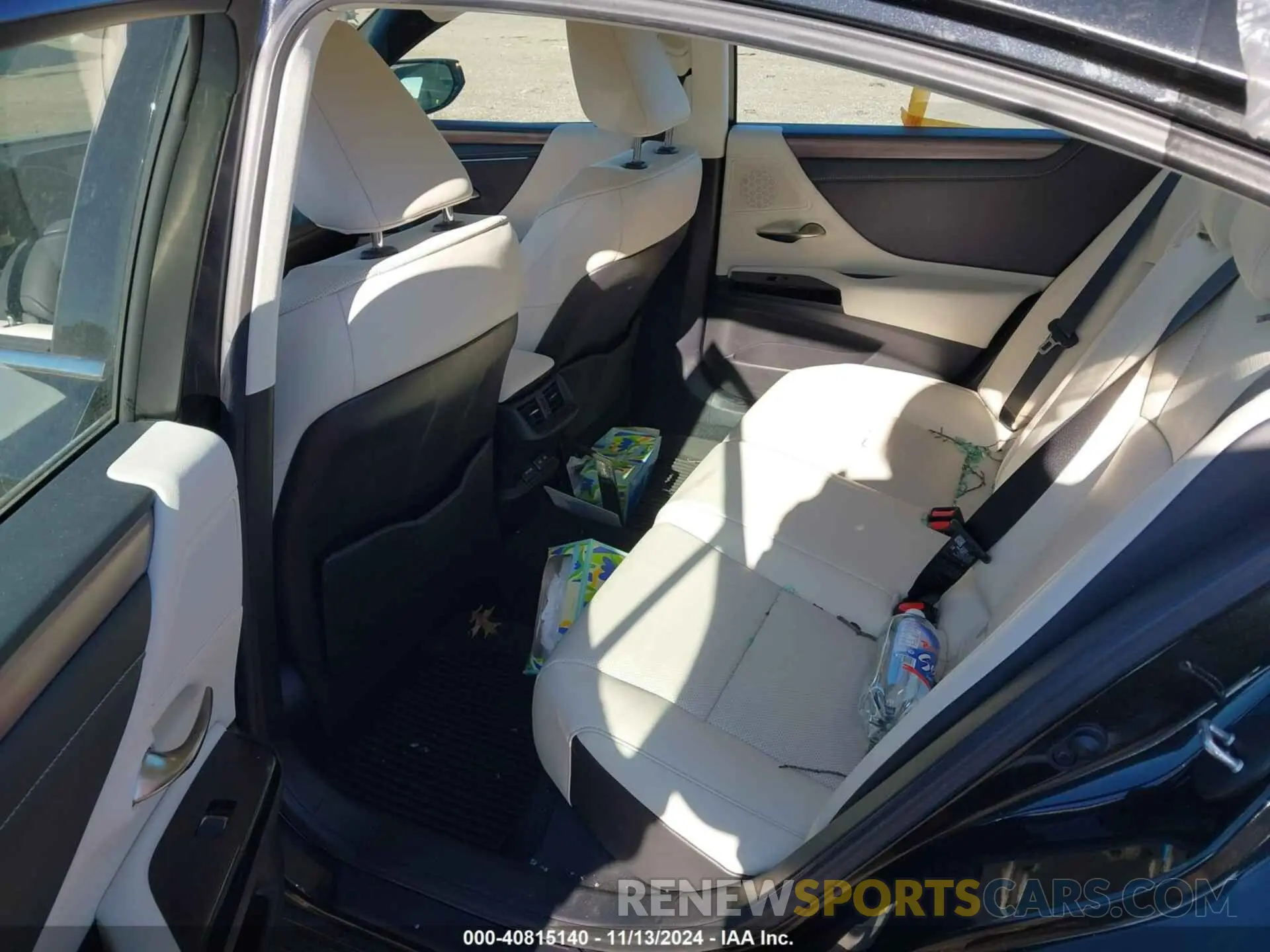 8 Photograph of a damaged car 58ADZ1B10RU172414 LEXUS ES 350 2024