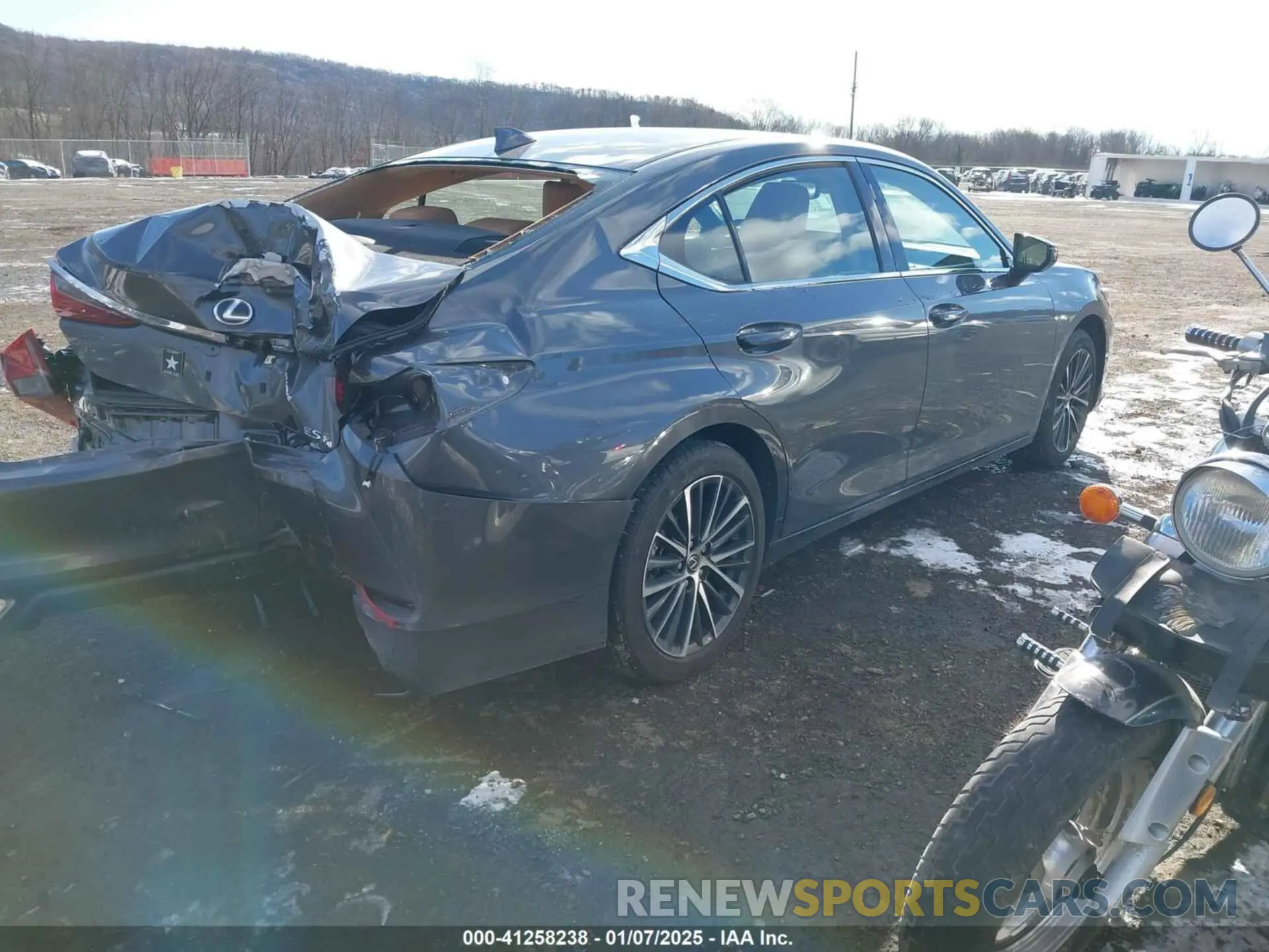 4 Photograph of a damaged car 58ADZ1B10RU178990 LEXUS ES 350 2024