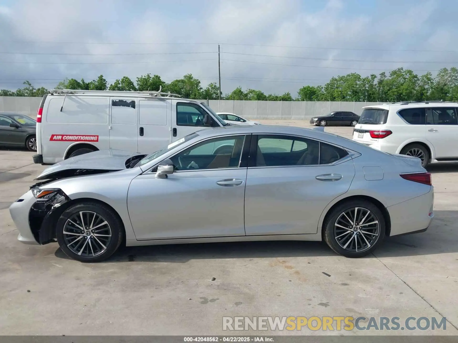 14 Photograph of a damaged car 58ADZ1B11RU171482 LEXUS ES 350 2024